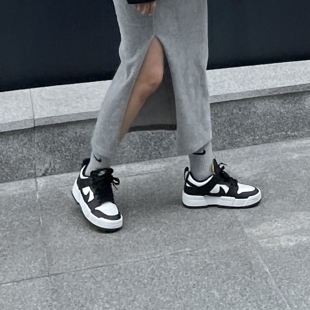 (W) Nike Dunk Low Disrupt Black White 착용 스타일
