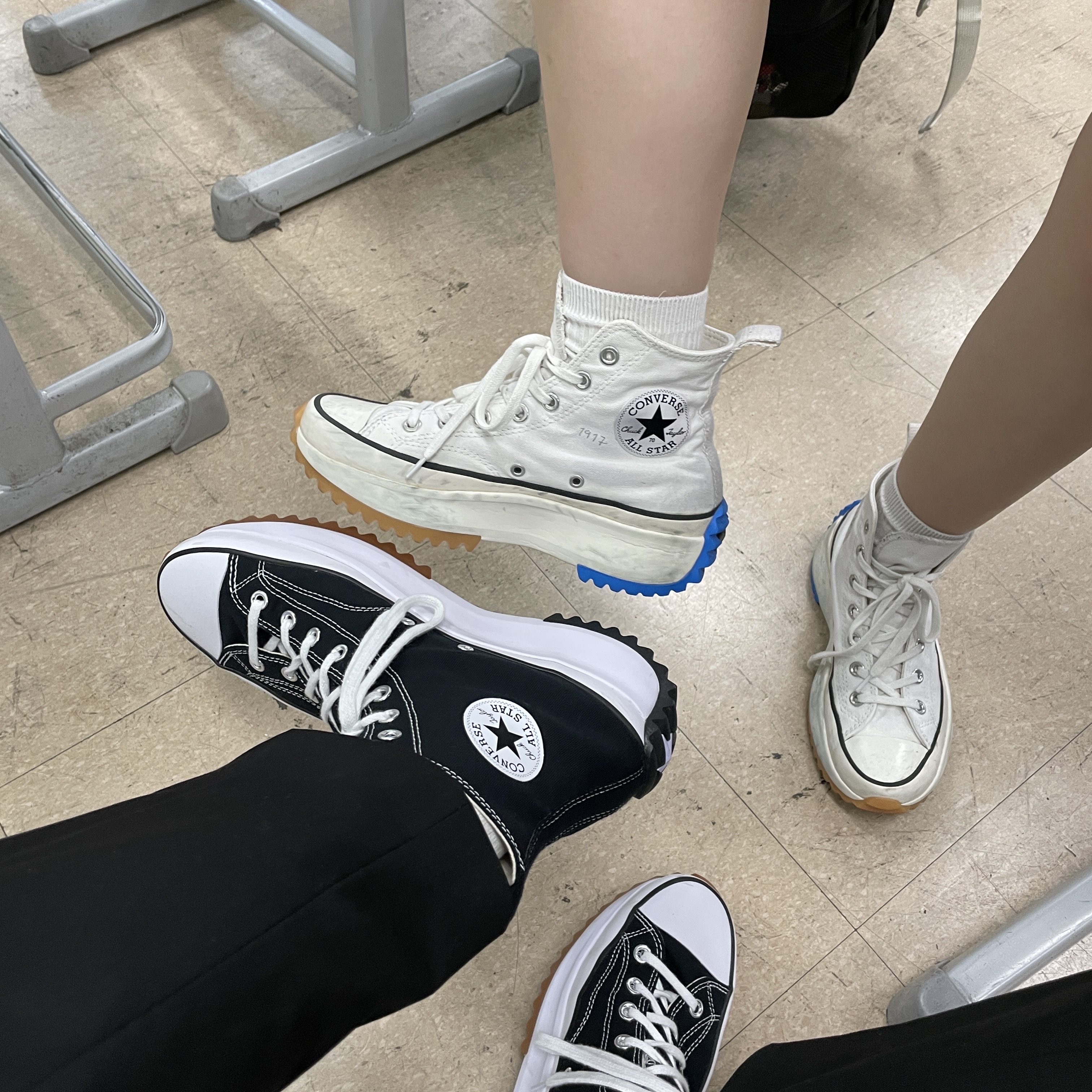 Converse Run Star Hike Hi Black White Gum, Converse x JW Anderson Run Star Hike Hi White 착용 스타일