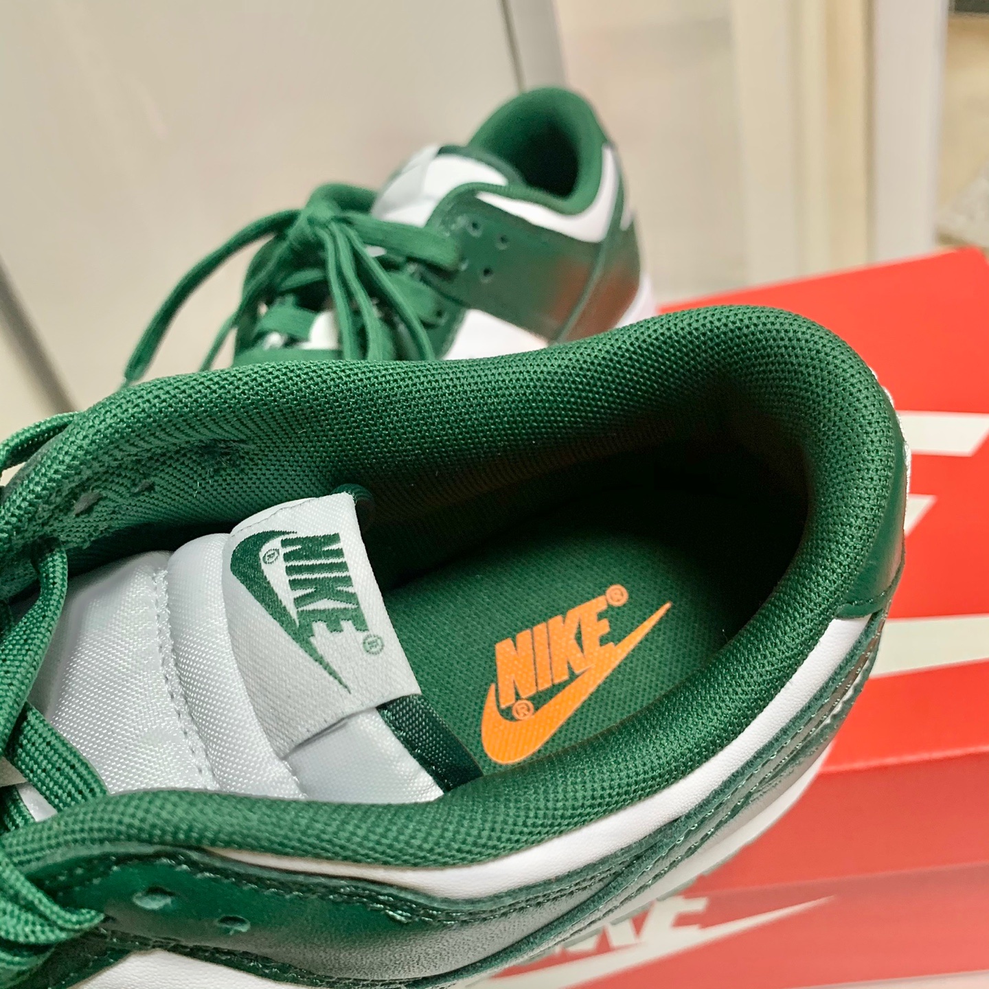 Nike Dunk Low Retro Varsity Green 착용 스타일 - 2