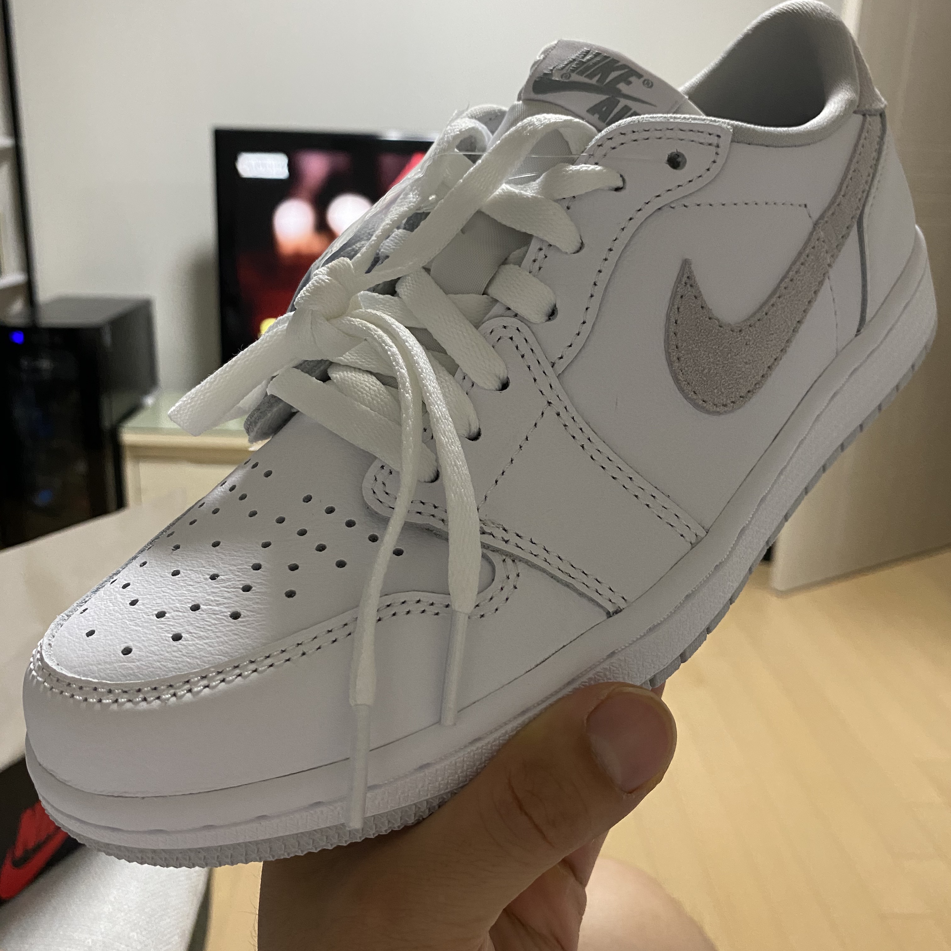 Jordan 1 Low OG Neutral Grey 착용 스타일
