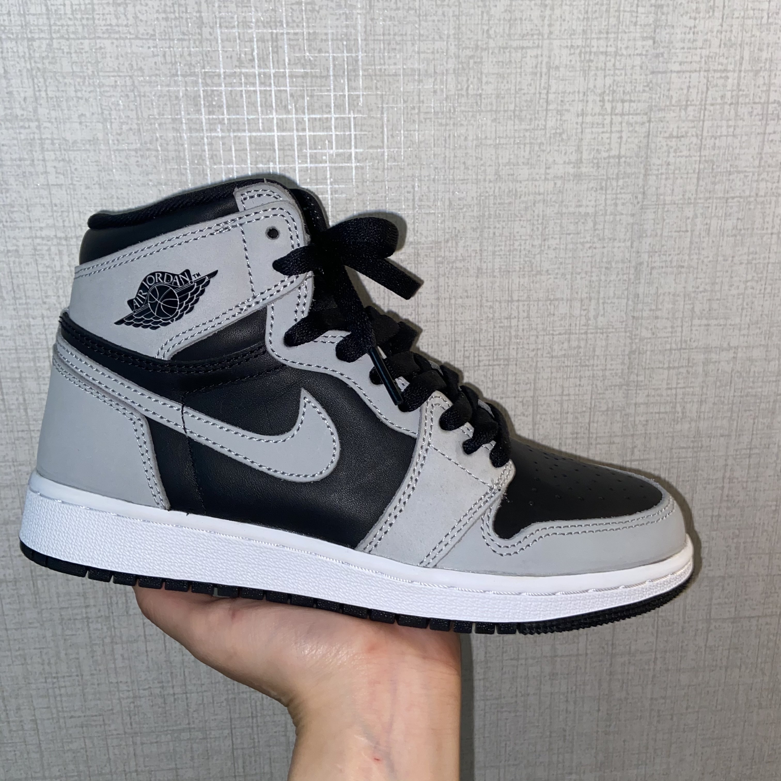 Jordan 1 Retro High OG Shadow 2.0 착용 스타일 - 1