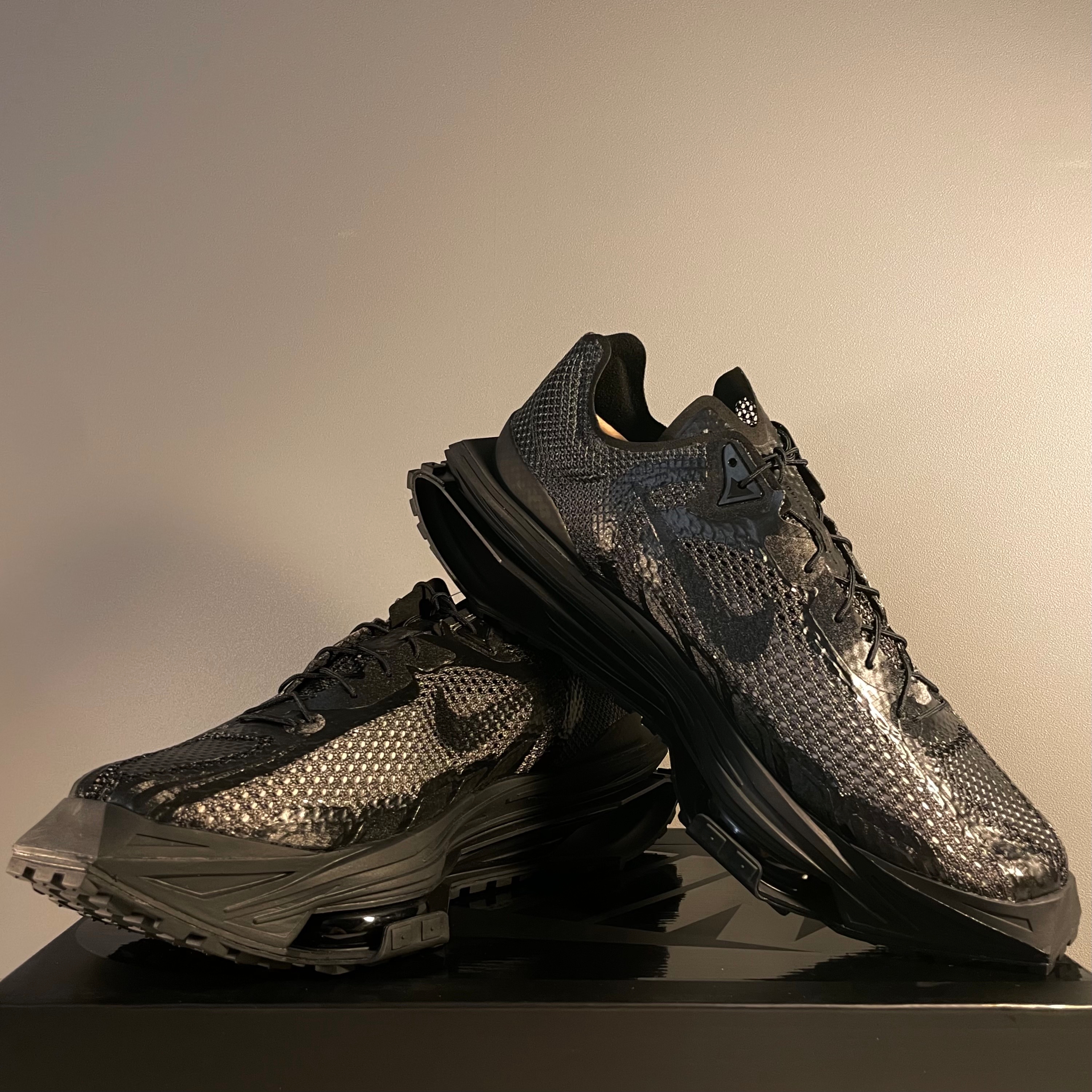 Nike x Matthew M Williams Zoom 004 Triple Black 착용 스타일 - 1