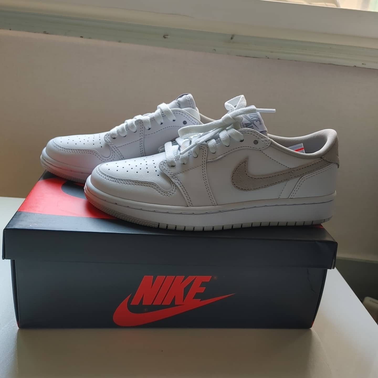 (W) Jordan 1 Low OG Neutral Grey 착용 스타일 - 2
