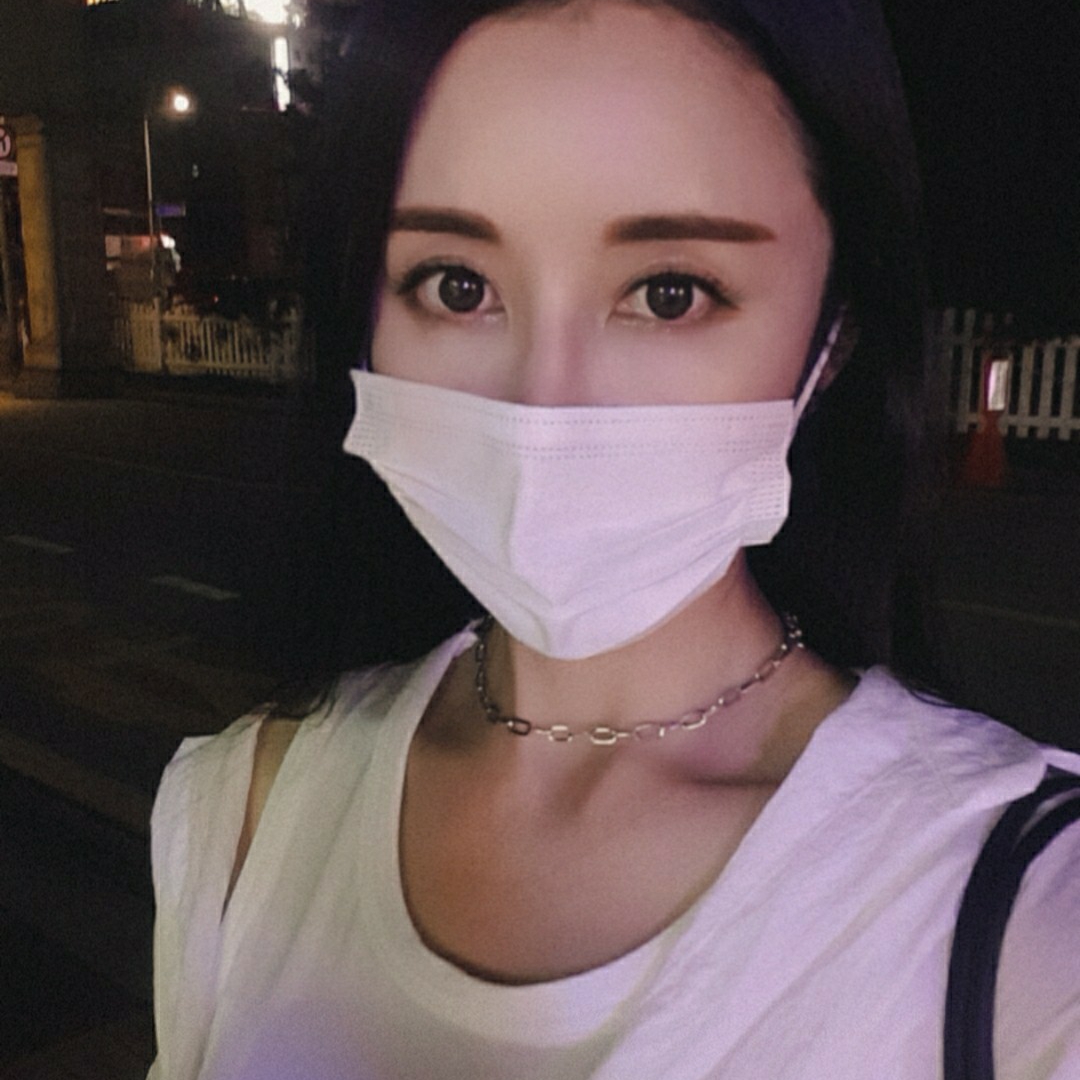 Oofos OOriginal Black 착용 스타일 - 3