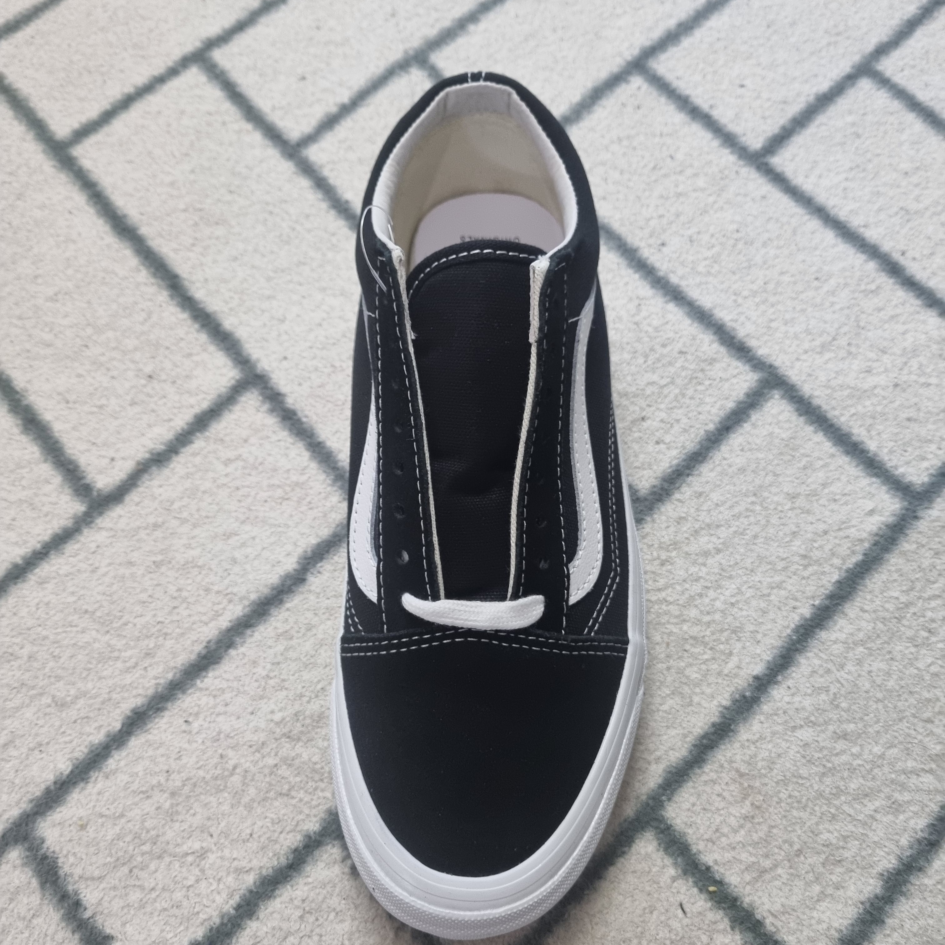 Vans Vault OG Old Skool LX Black 착용 스타일 - 1
