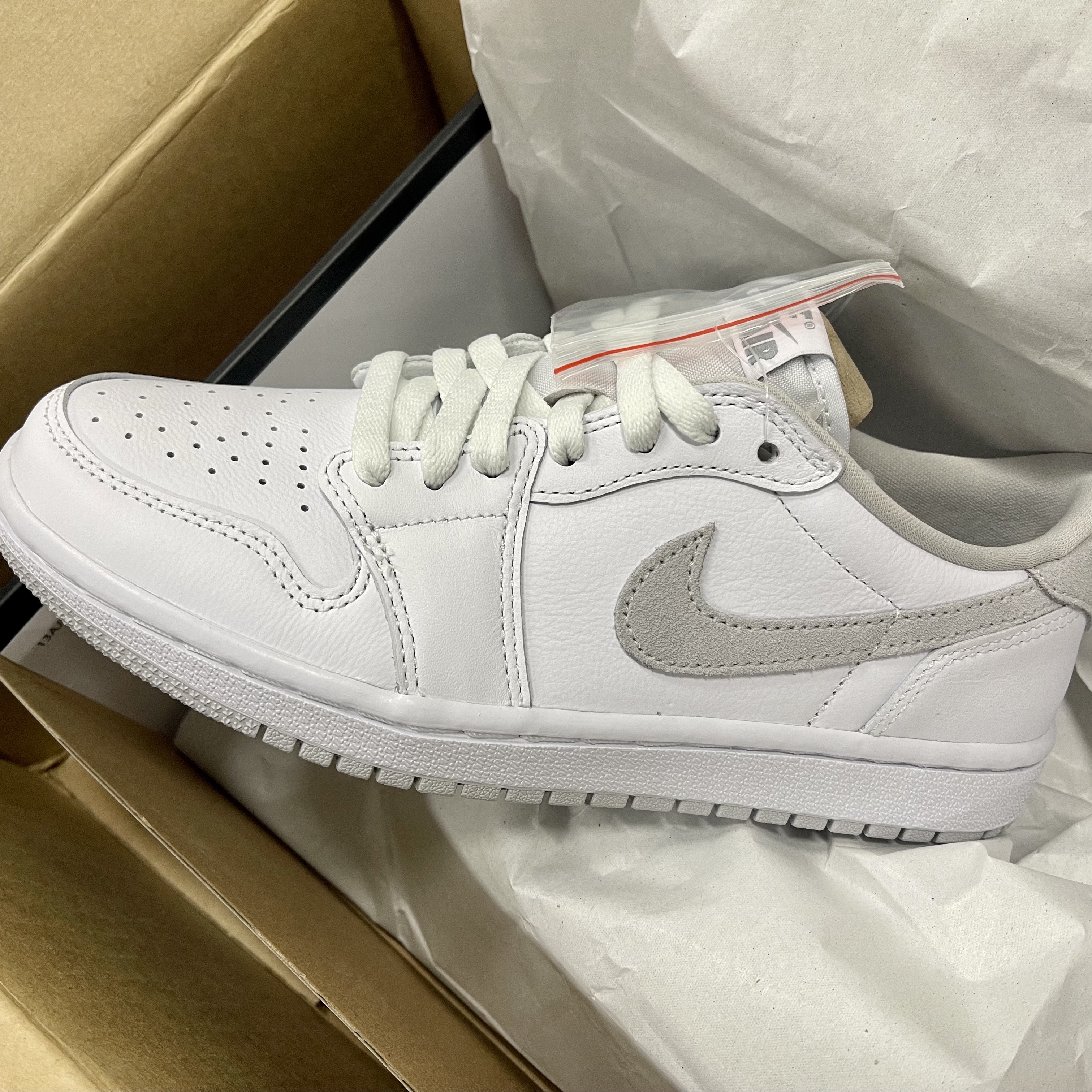 (W) Jordan 1 Low OG Neutral Grey 착용 스타일 - 4