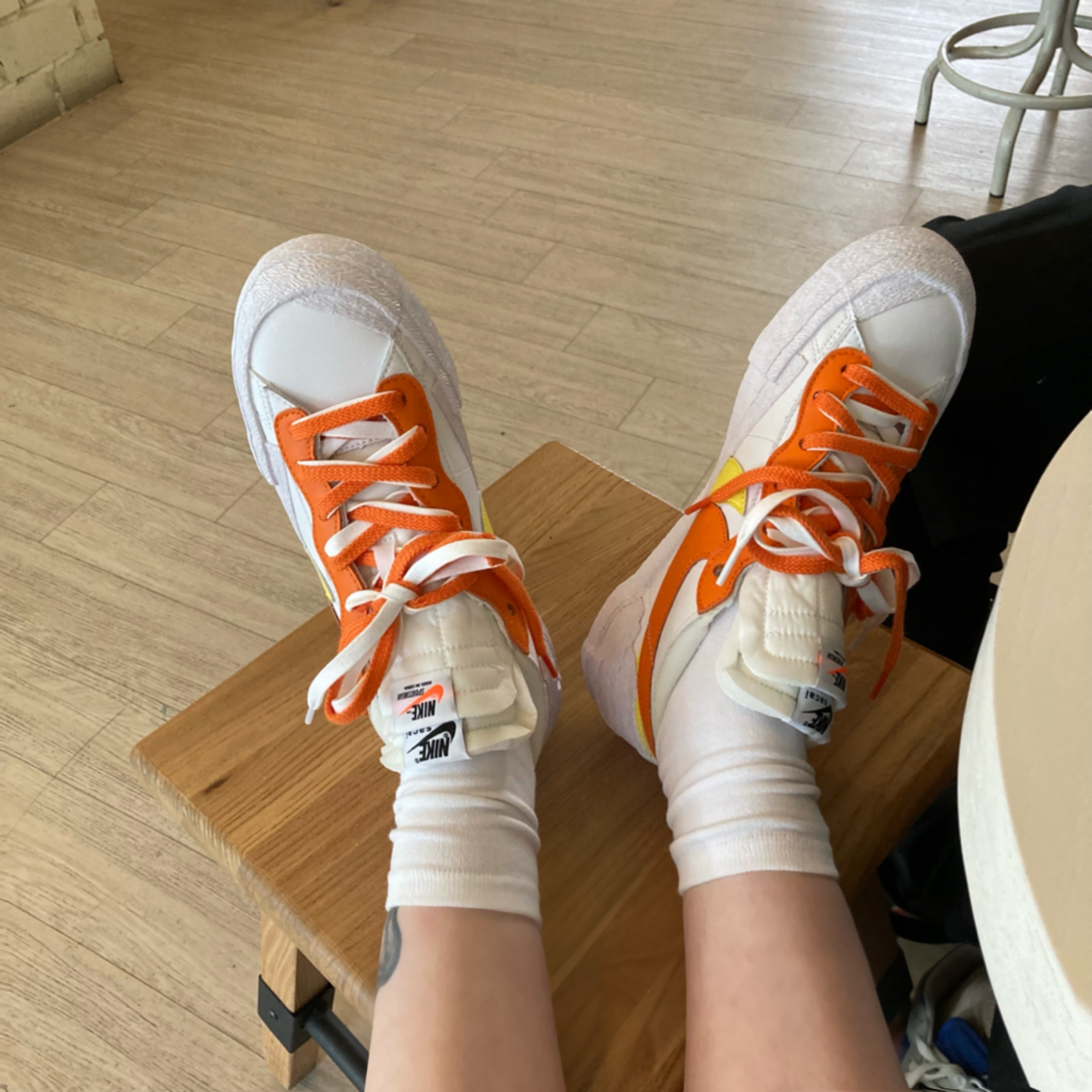 Nike x Sacai Blazer Low Magma Orange 착용 스타일 - 2
