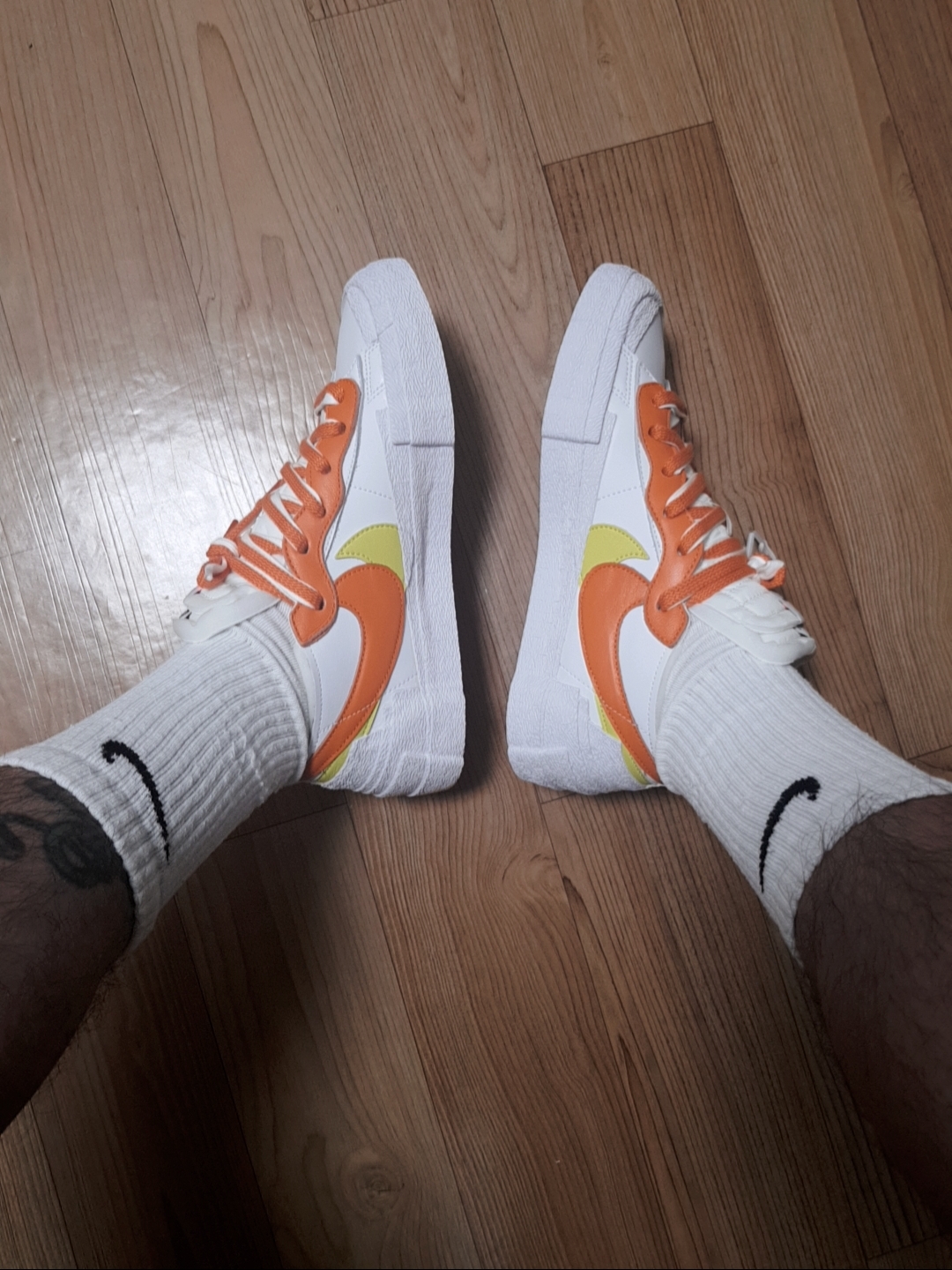 Nike x Sacai Blazer Low Magma Orange 착용 스타일 - 2
