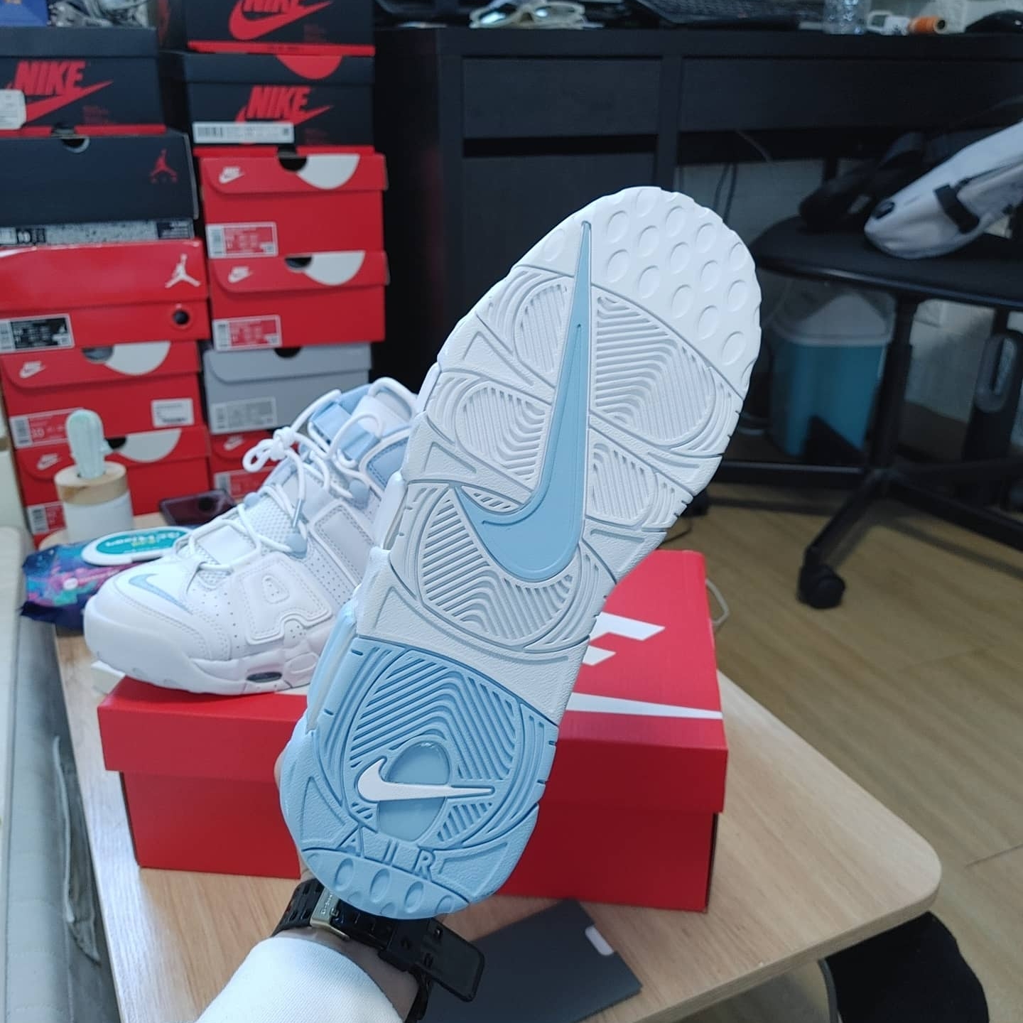 Nike Air More Uptempo Psychic Blue 착용 스타일 - 4