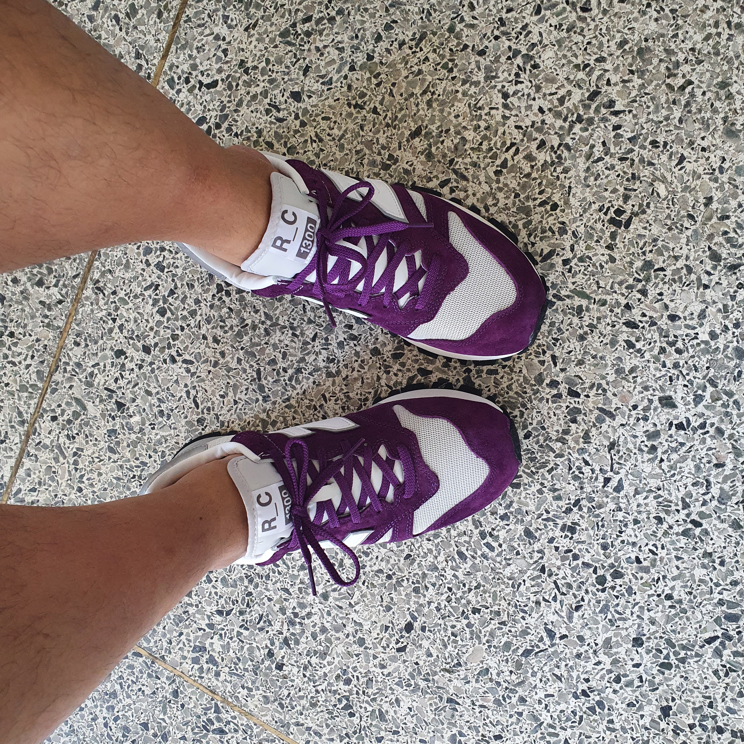 New Balance R_C 1300 Purple 착용 스타일