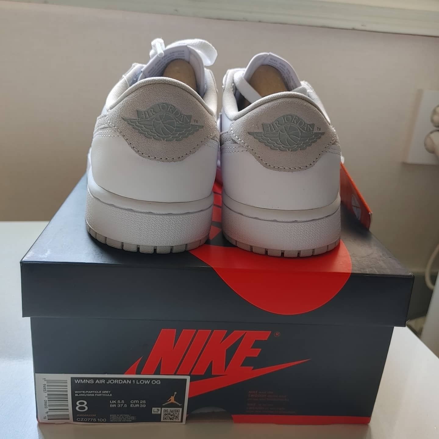 (W) Jordan 1 Low OG Neutral Grey 착용 스타일 - 3