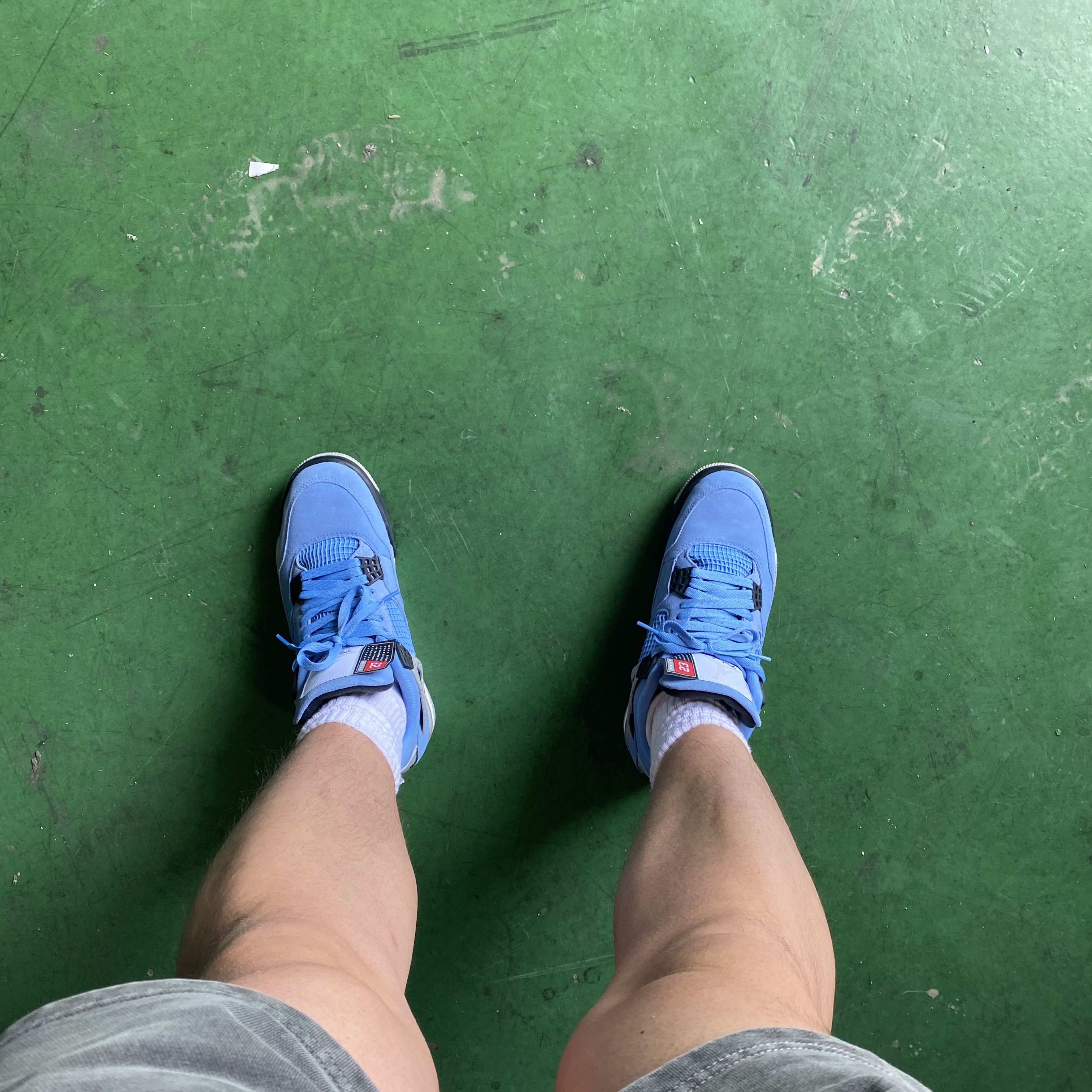 Jordan 4 Retro University Blue, Nike NRG Solo Swoosh T-Shirt Psychic Blue - Asia 착용 스타일 - 2