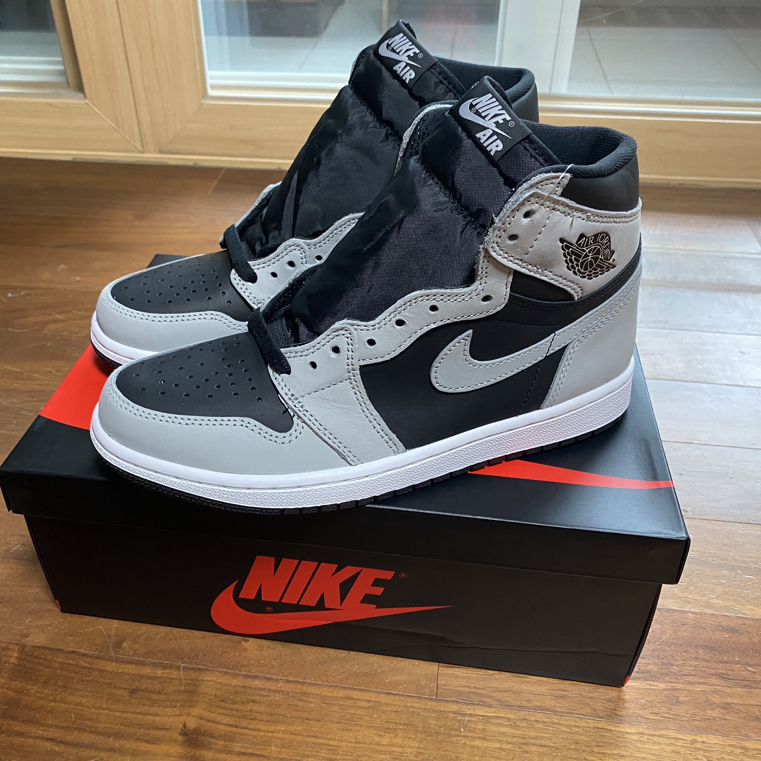 Jordan 1 Retro High OG Shadow 2.0 착용 스타일 - 1