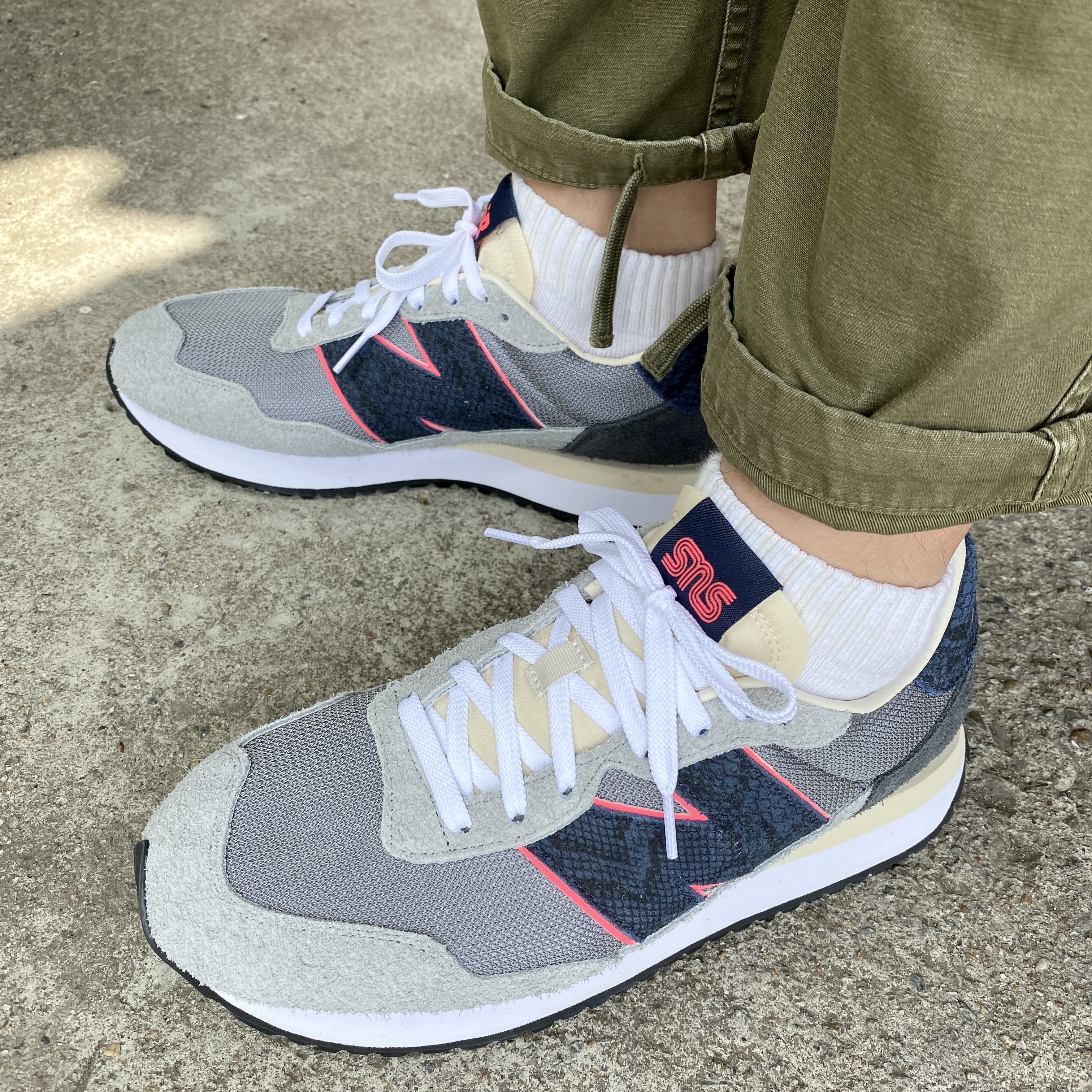 New Balance x SNS 237 Blue Racer 착용 스타일 - 2
