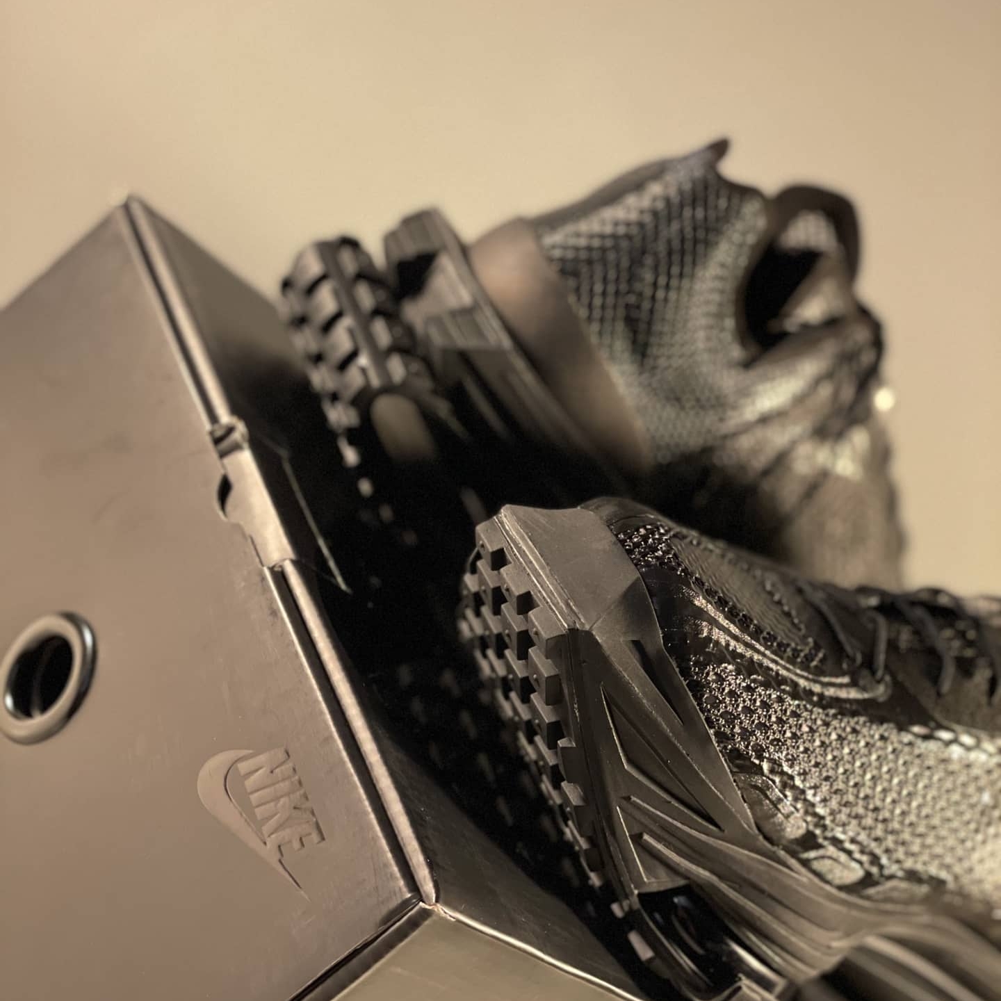 Nike x Matthew M Williams Zoom 004 Triple Black 착용 스타일 - 3
