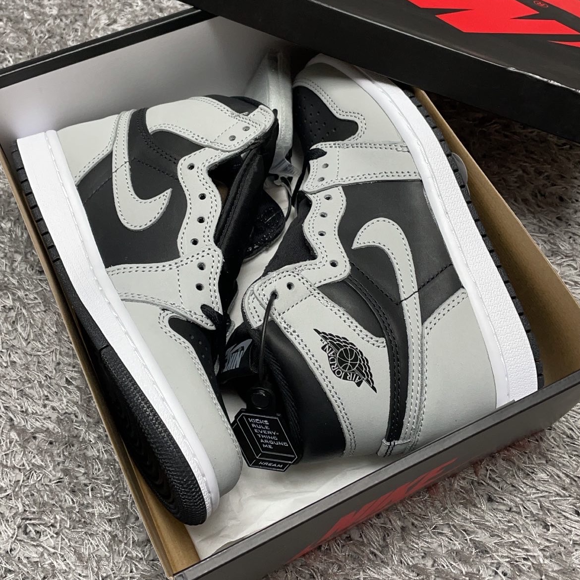 (GS) Jordan 1 Retro High OG Shadow 2.0, Jordan 1 Retro High OG Shadow 2.0 착용 스타일 - 1
