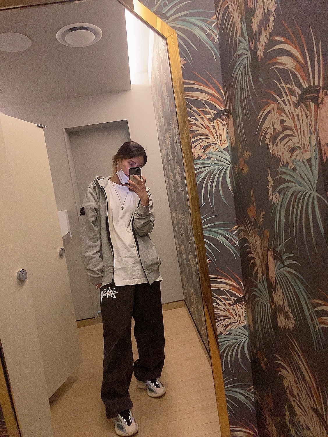 Stone Island 64251 Cotton Fleece Full Zip Hooded Sweatshirt Navy Blue - 21SS, Nike x Stussy Beach Pants Off Noir 착용 스타일