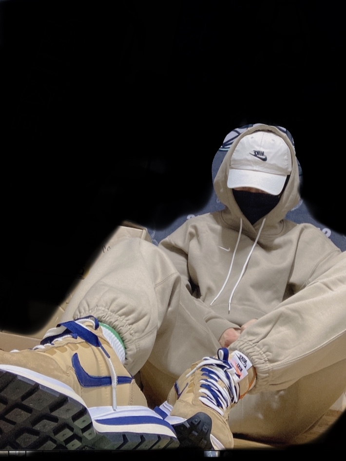 Nike x Sacai VaporWaffle Sesame and Blue Void, Nike NRG Solo Swoosh Fleece Hoodie Khaki - Asia 착용 스타일 - 2