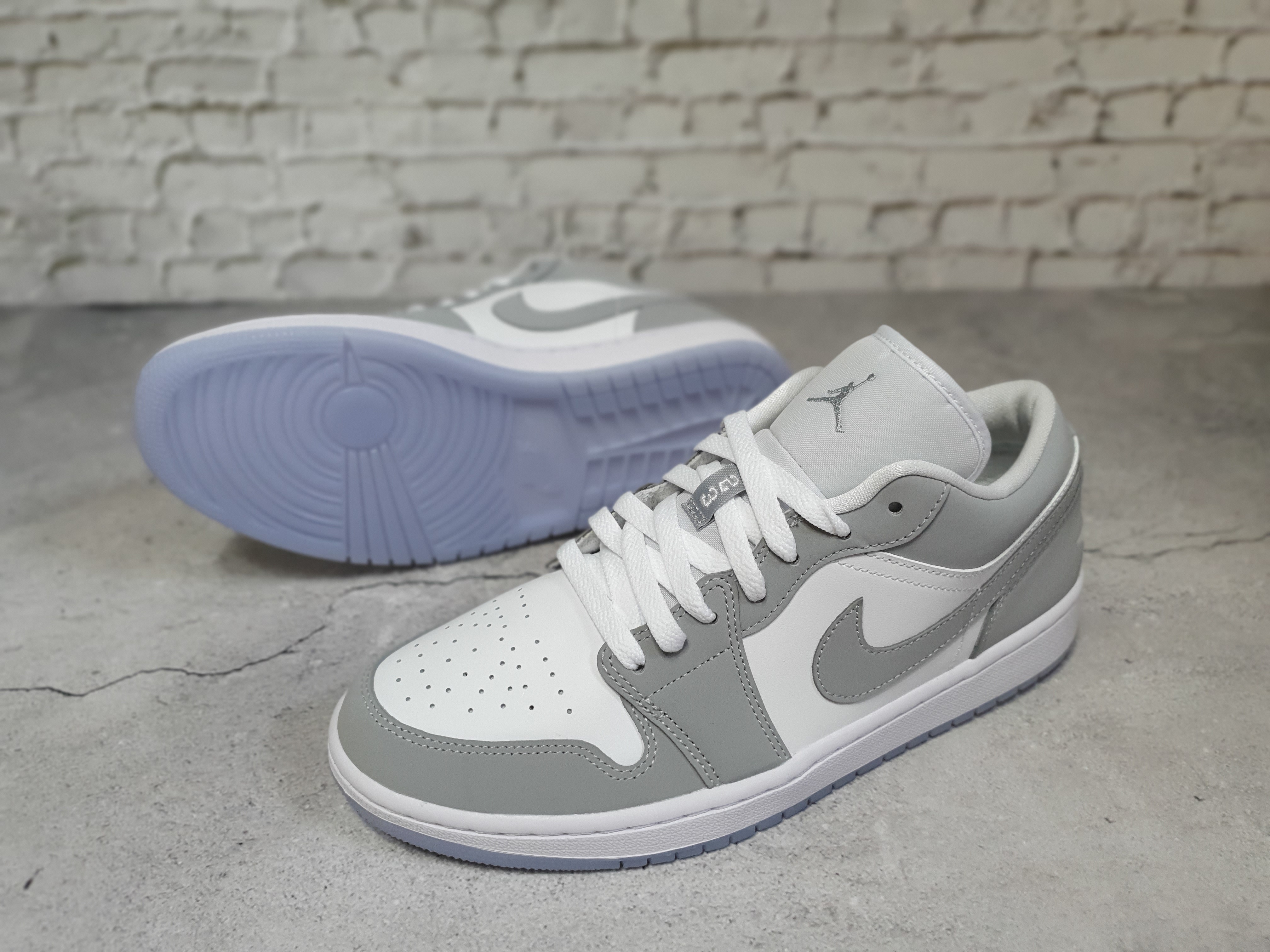(W) Jordan 1 Low White Wolf Grey 착용 스타일
