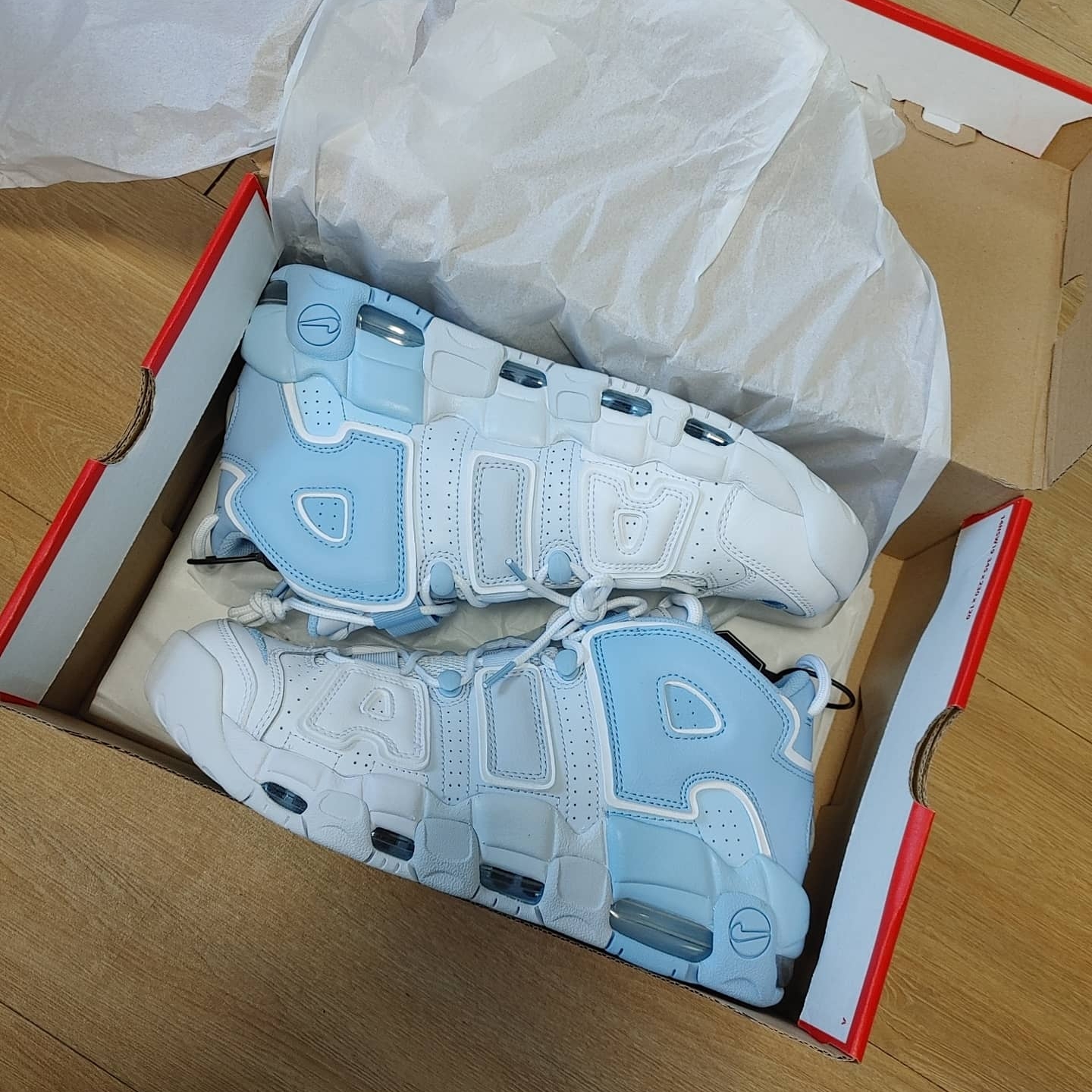 Nike Air More Uptempo Psychic Blue 착용 스타일 - 3