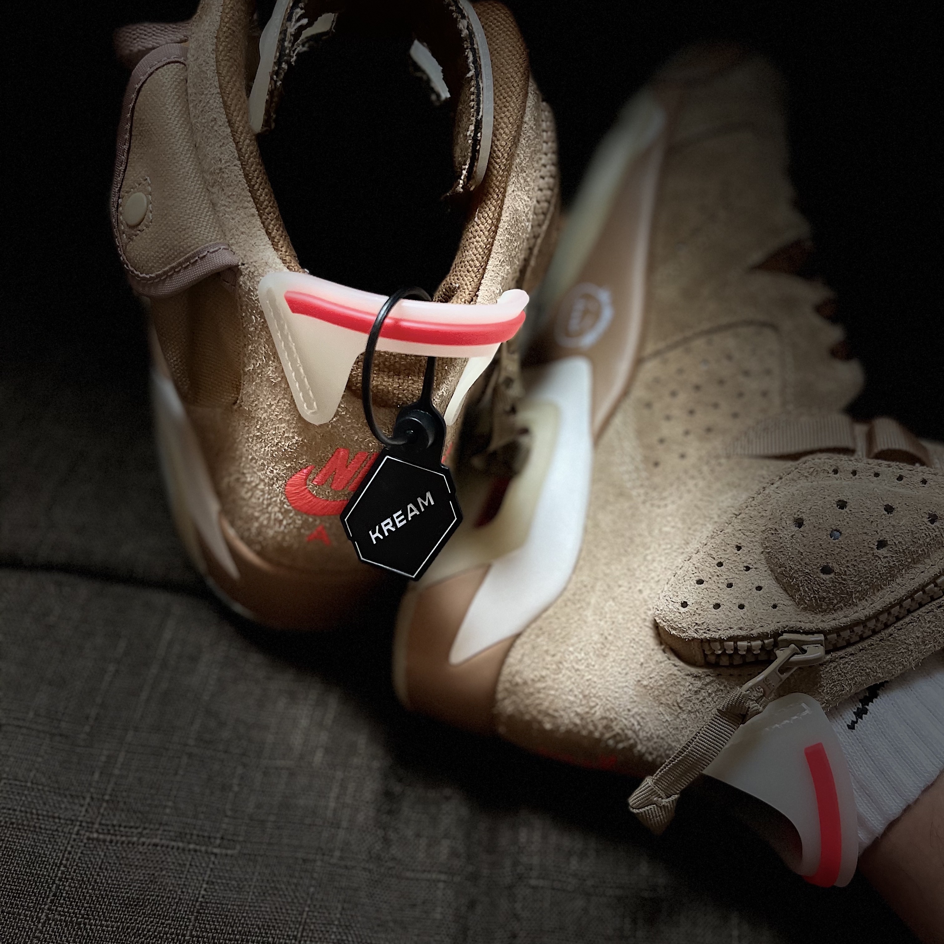 Jordan 6 x Travis Scott Retro SP British Khaki 착용 스타일