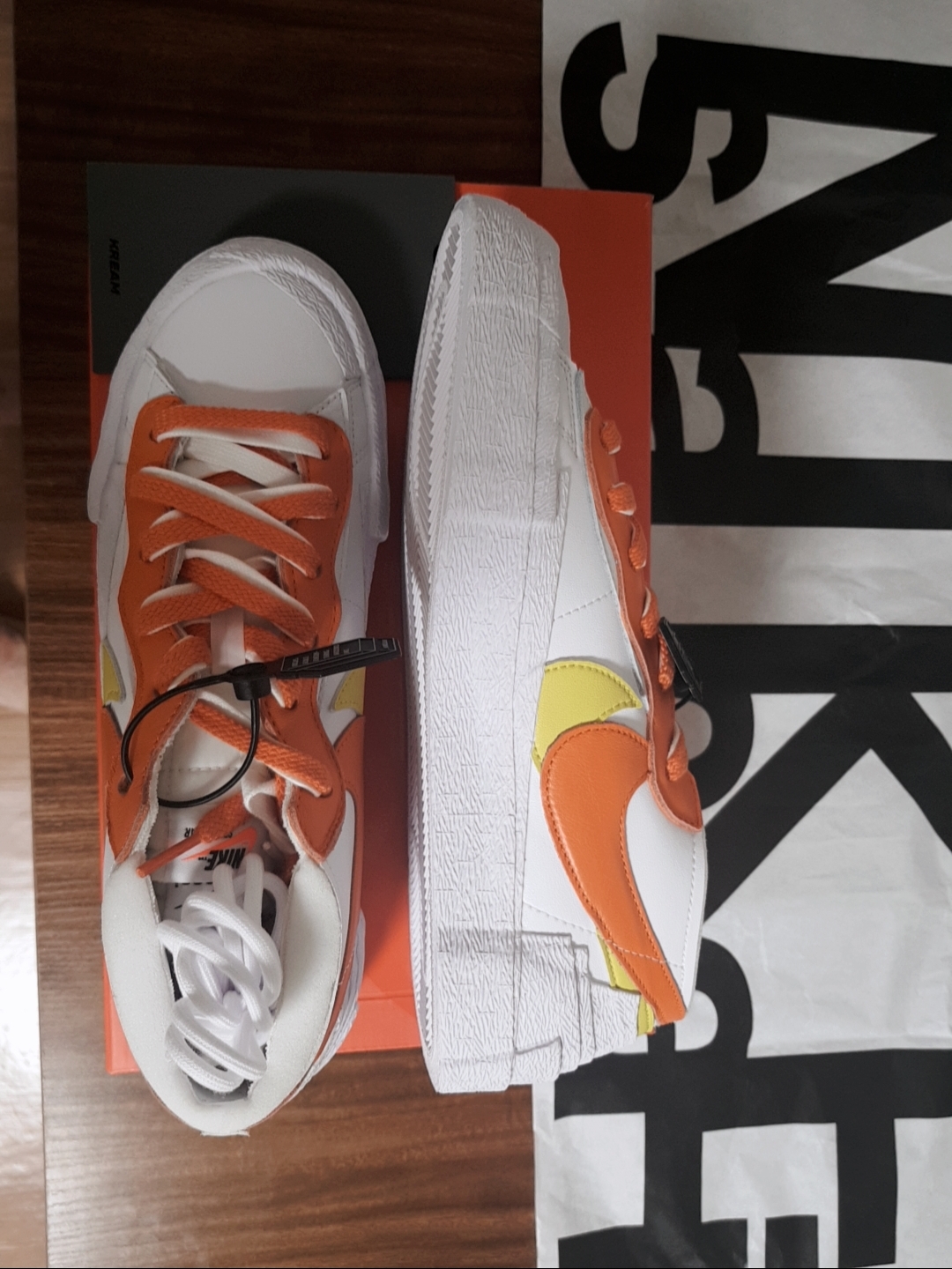 Nike x Sacai Blazer Low Magma Orange 착용 스타일 - 4