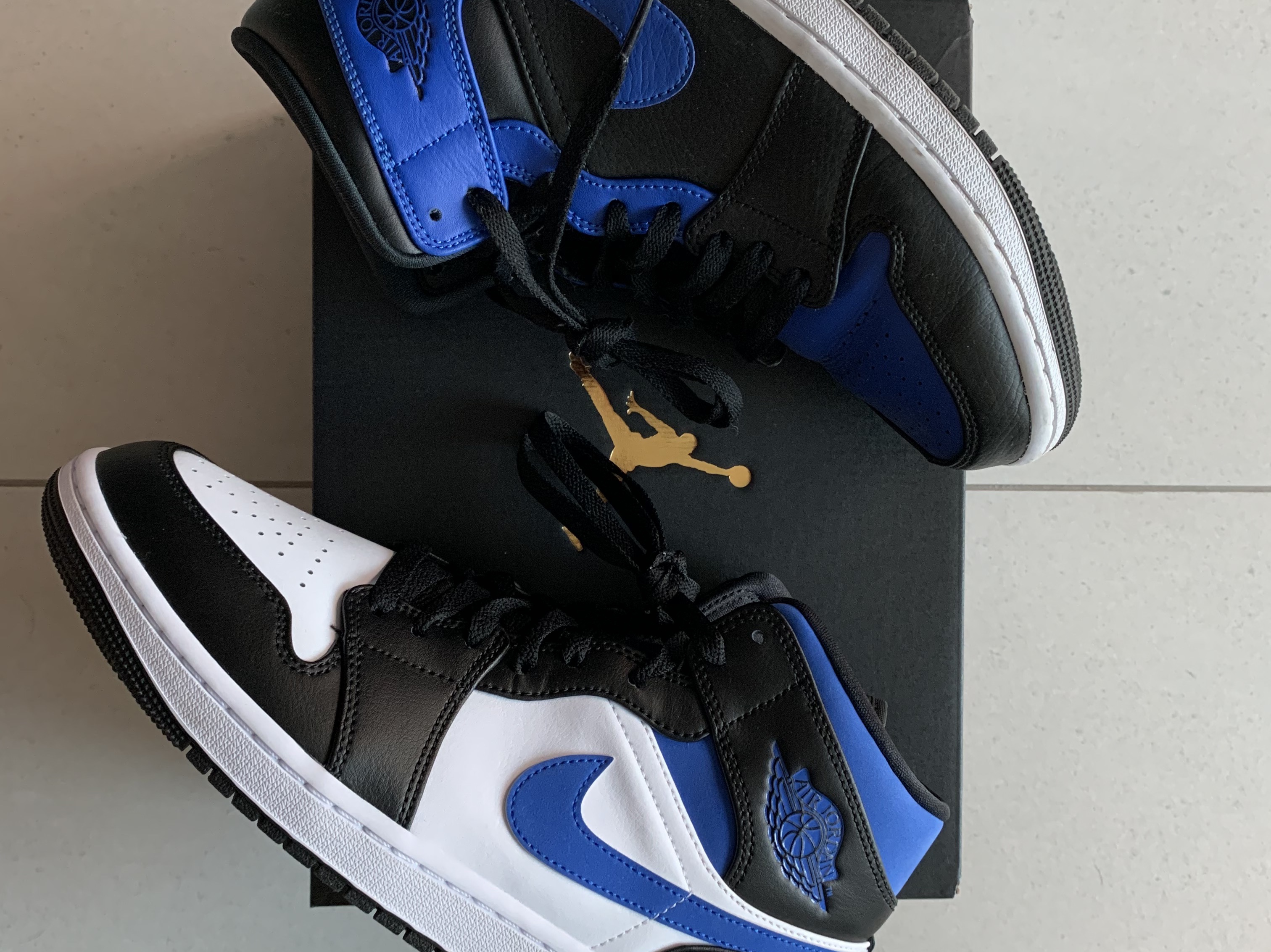 Jordan 1 Mid Black Hyper Royal, Jordan 1 Mid Racer Blue 착용 스타일 - 3