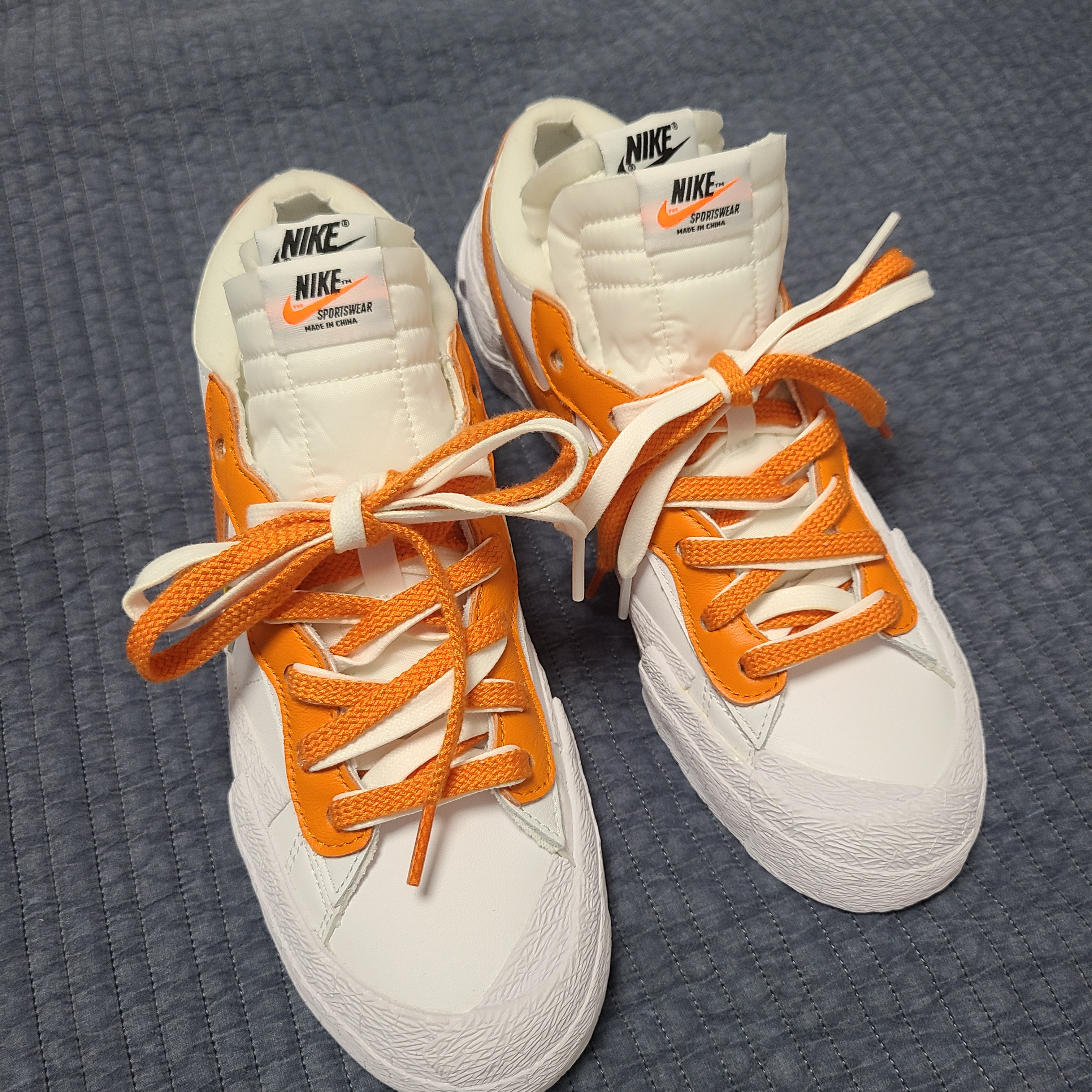 Nike x Sacai Blazer Low Magma Orange 착용 스타일 - 2