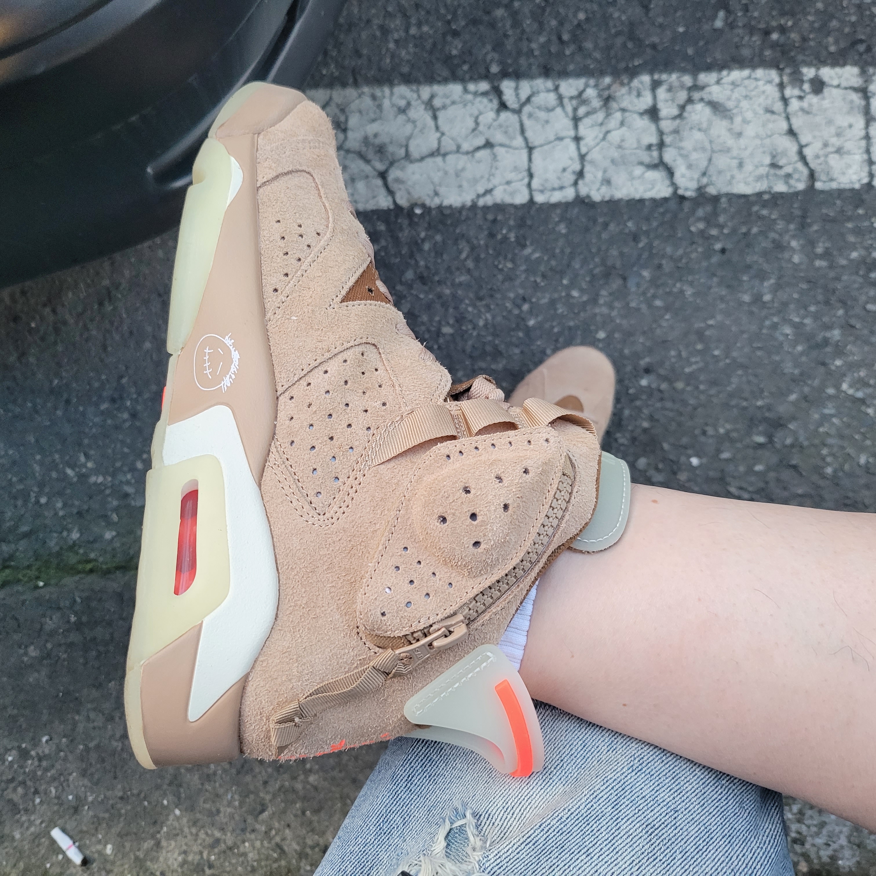 Jordan 6 x Travis Scott Retro SP British Khaki 착용 스타일