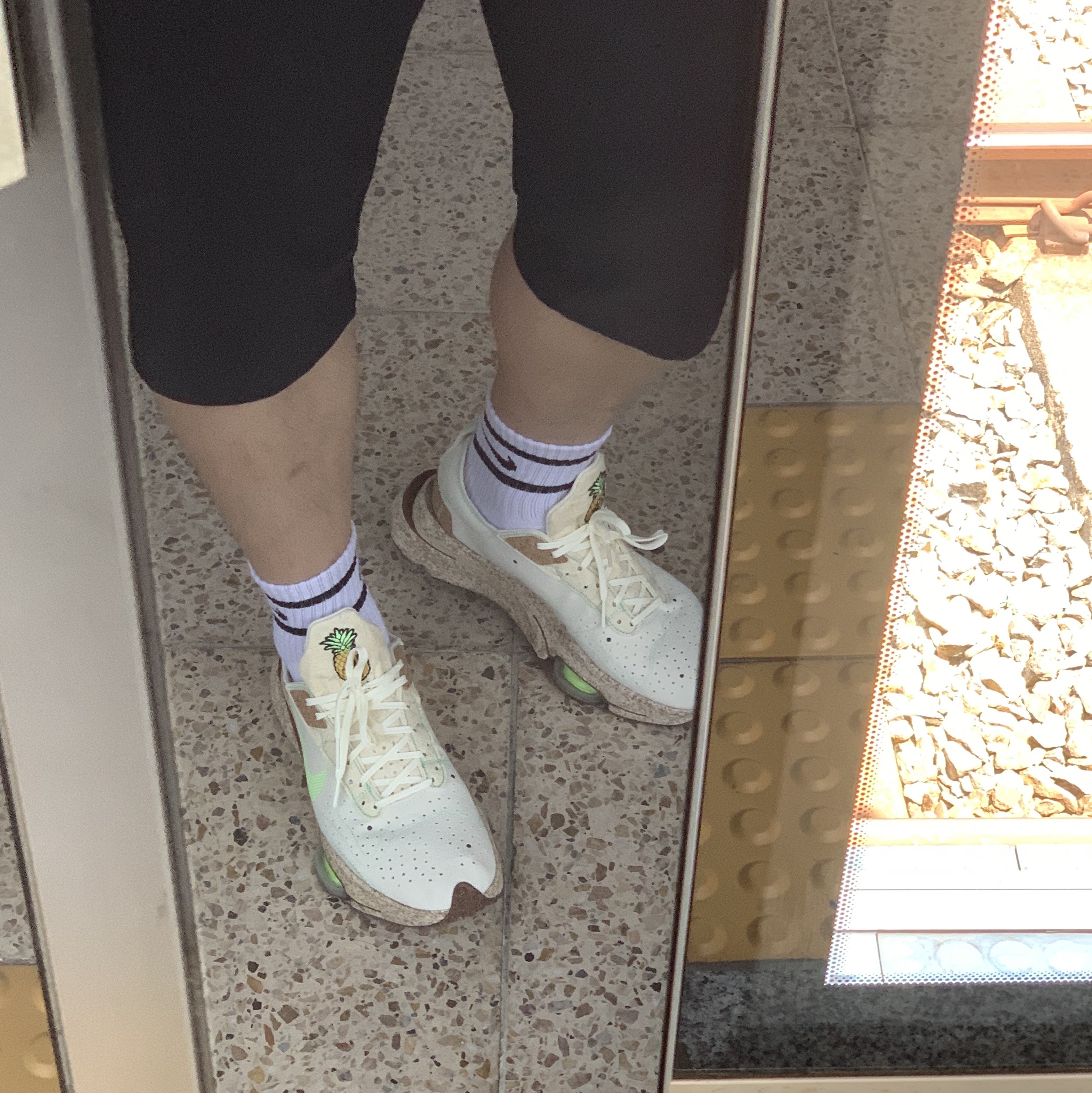 Nike Air Zoom Type PRM Pineapple 착용 스타일 - 1