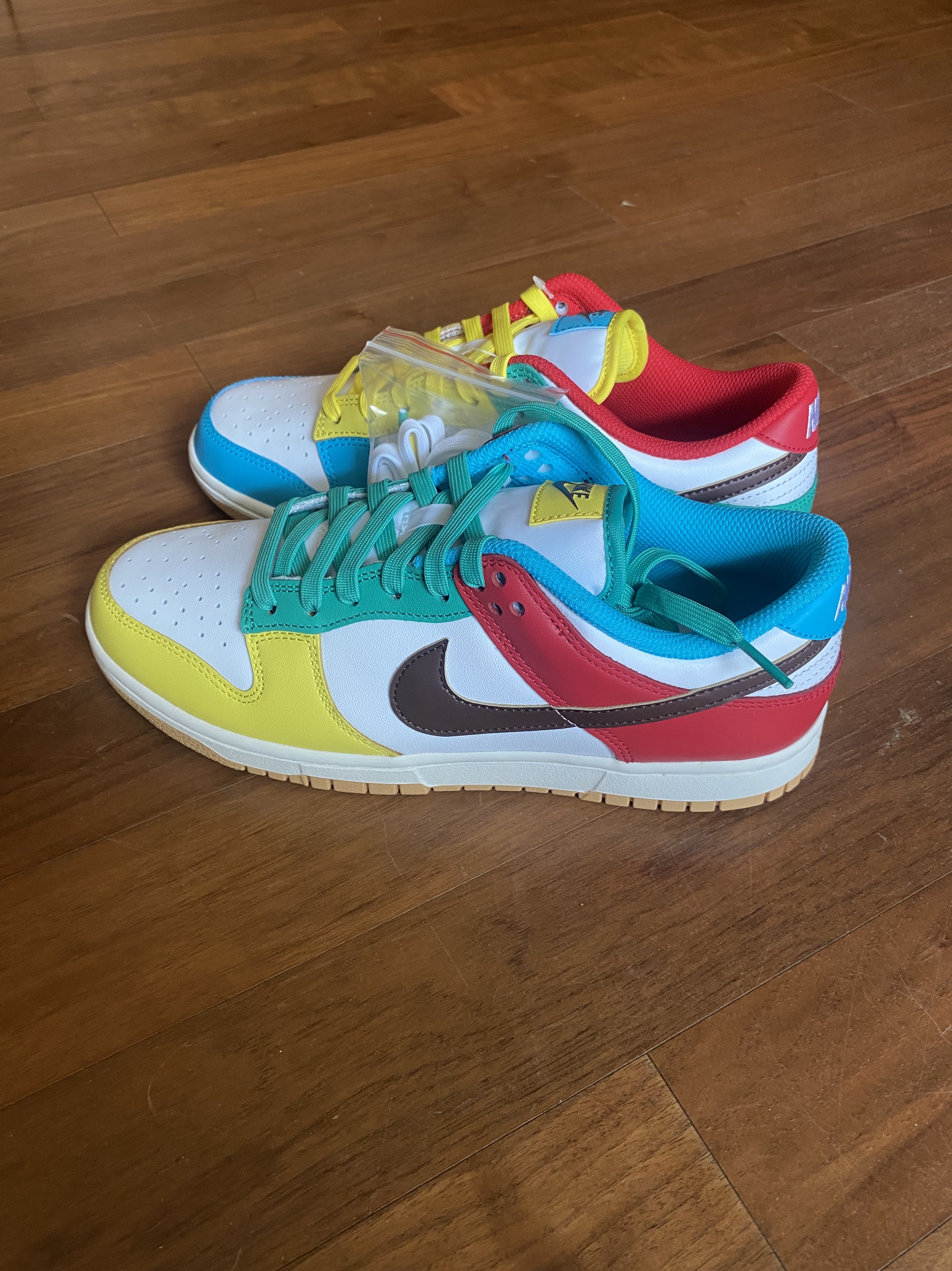 Nike Dunk Low SE Free.99 White 착용 스타일 - 3