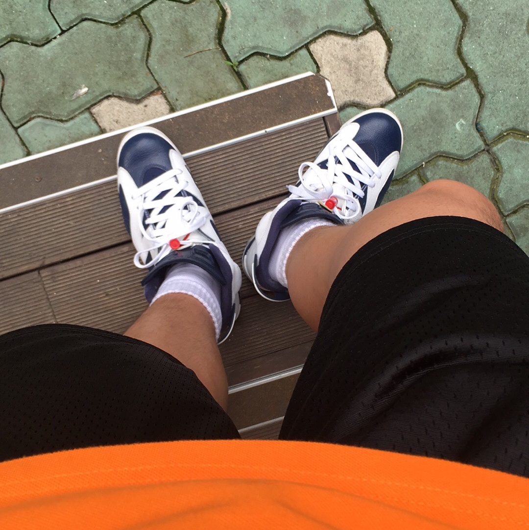 Jordan 7 Retro French Blue 2015, Adidas Yeezy Boost 700 V2 Static 2018 착용 스타일 - 4
