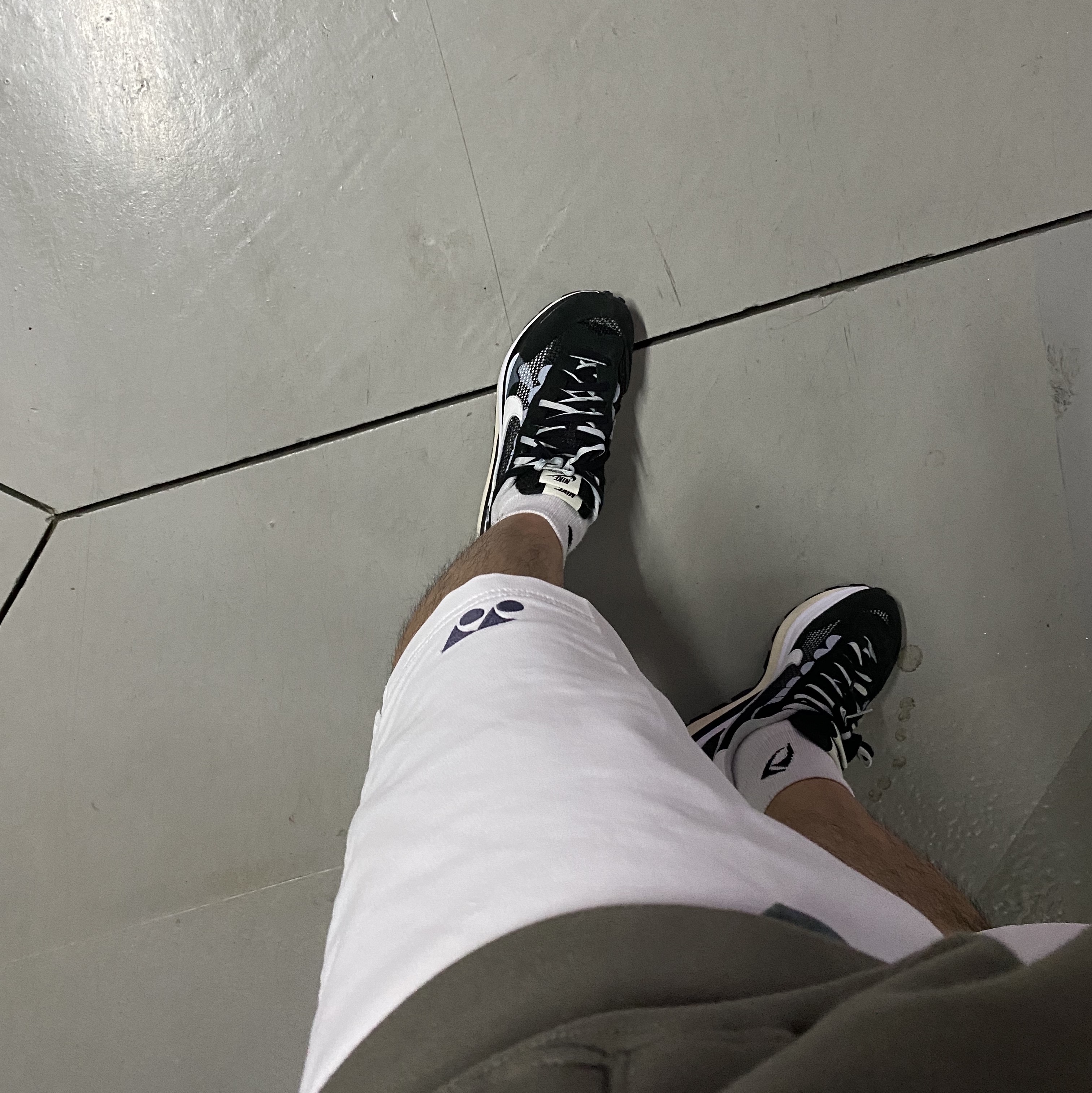 Nike x Sacai VaporWaffle Black White 착용 스타일 - 1
