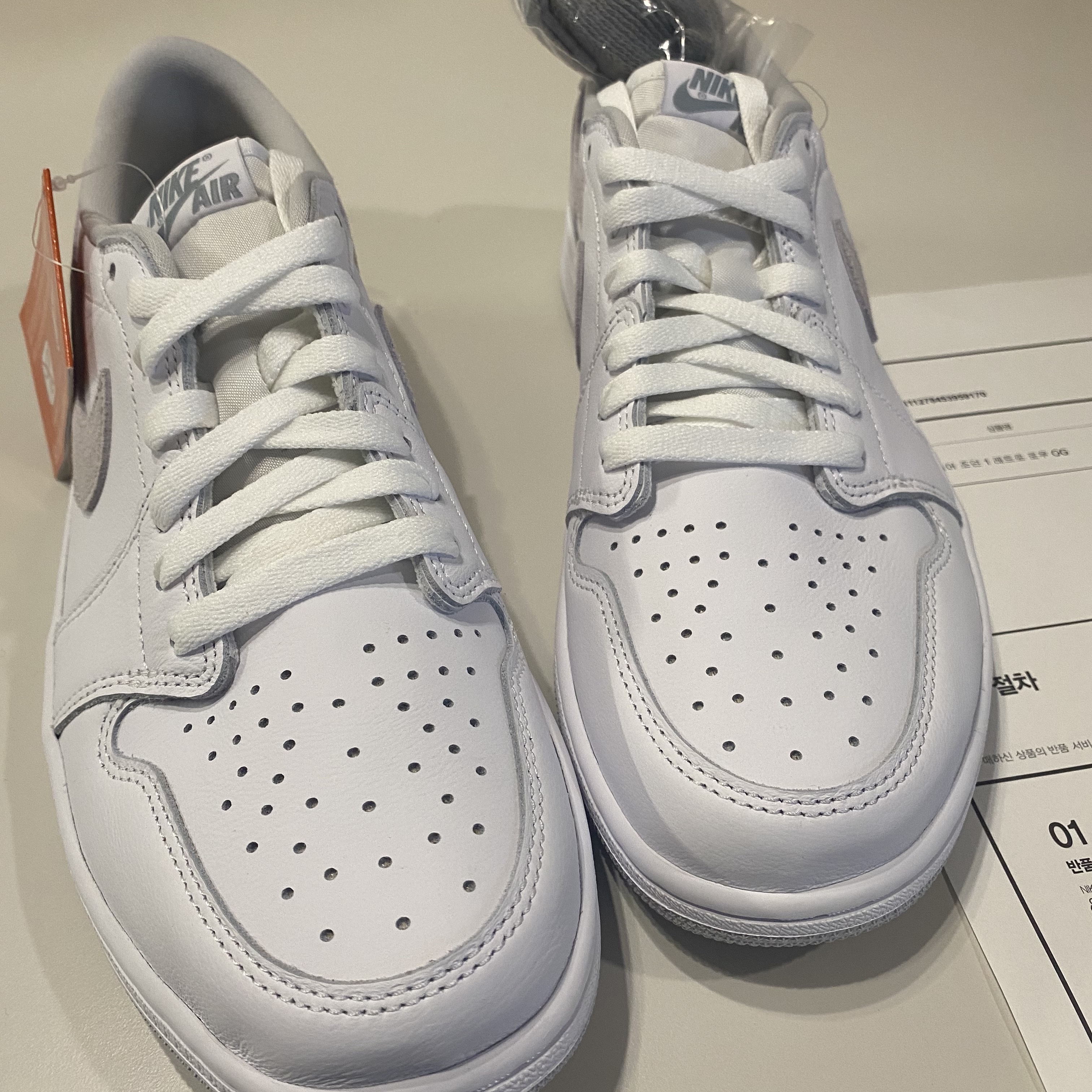 Jordan 1 Low OG Neutral Grey 착용 스타일 - 3
