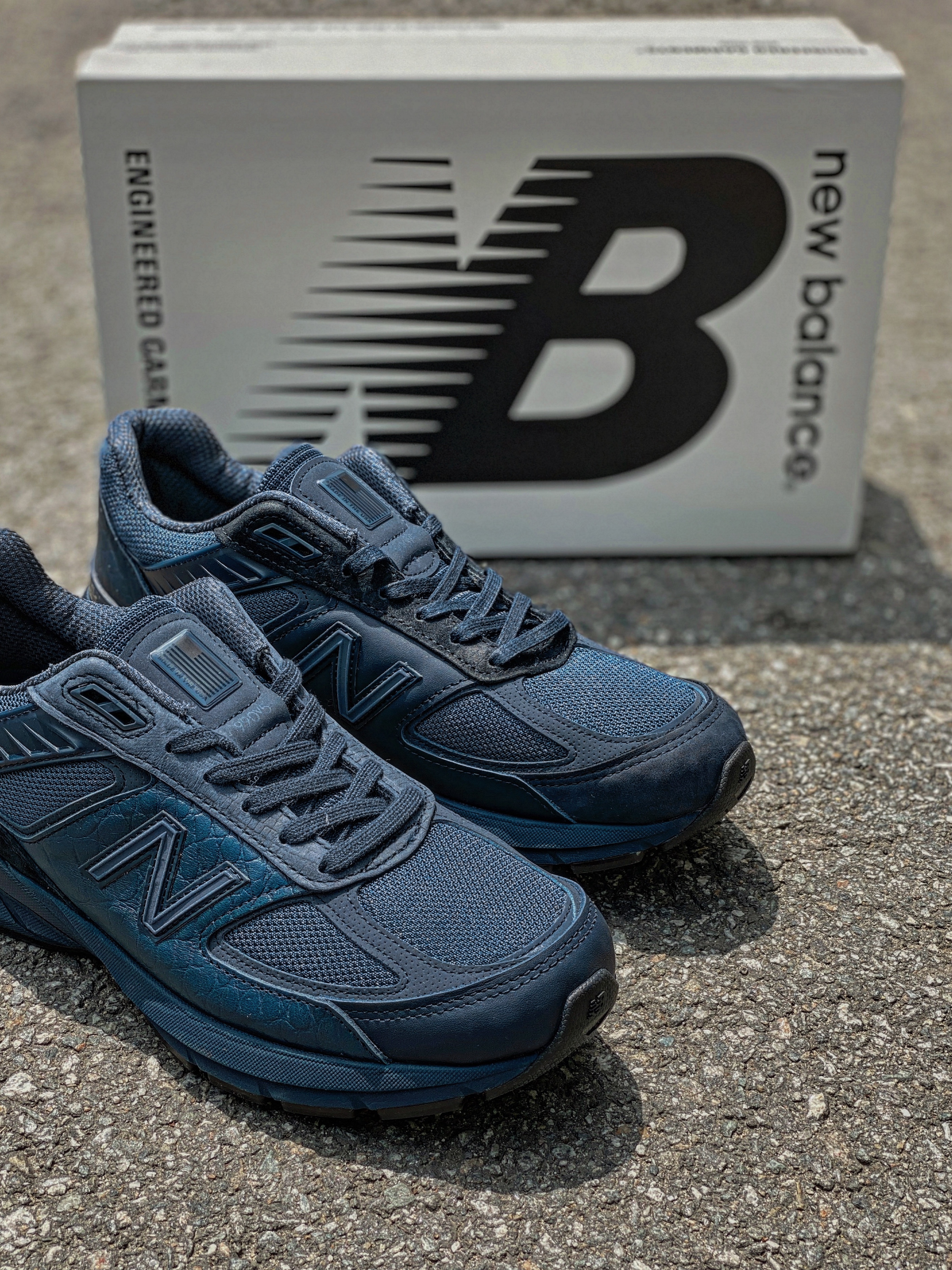 New Balance x Engineered Garments 990v5 Made in USA Navy 착용 스타일 - 1