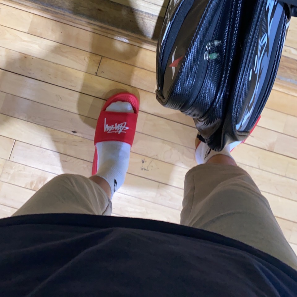Nike x Stussy Benassi Slide Habanero Red 착용 스타일