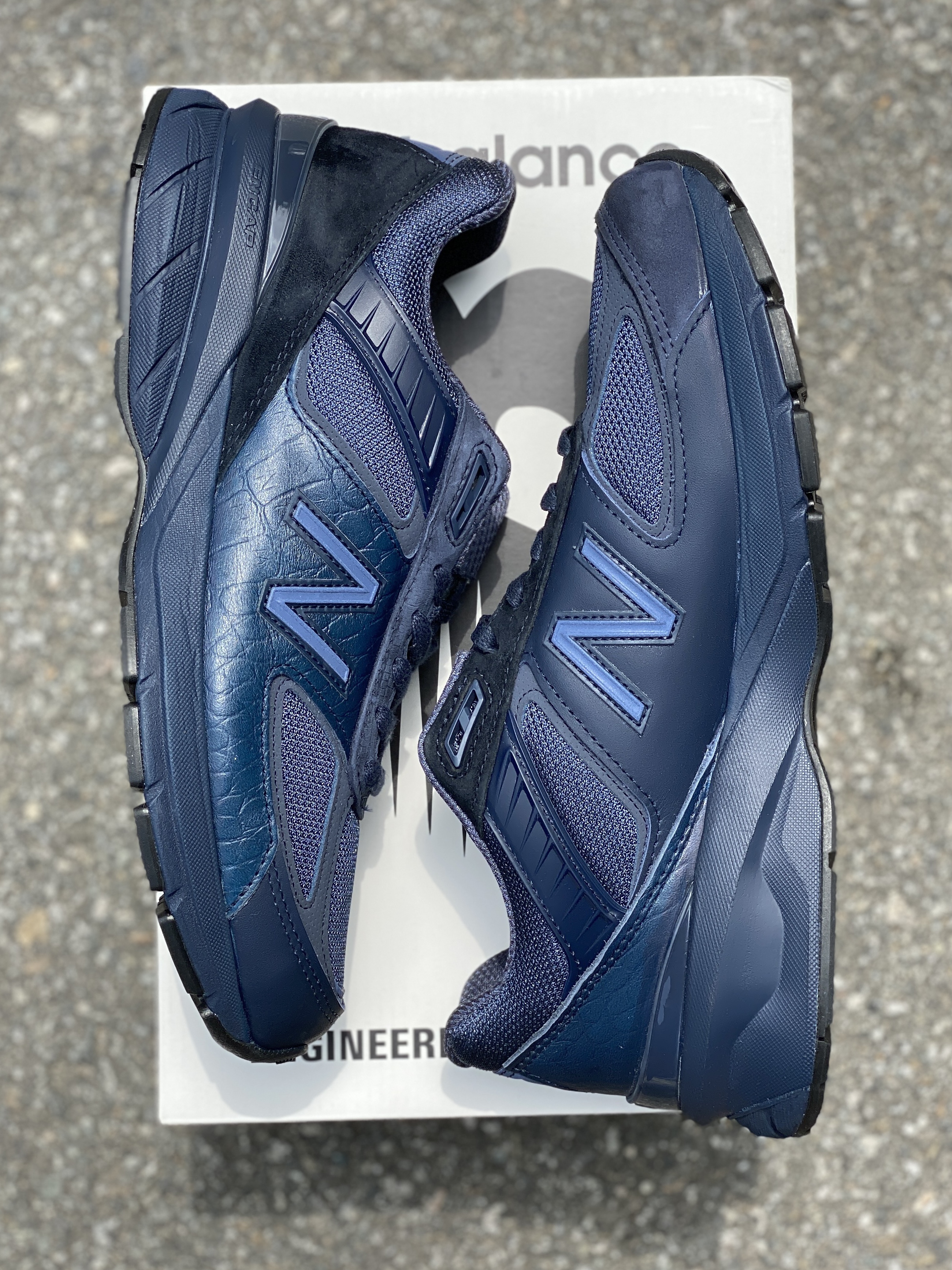 New Balance x Engineered Garments 990v5 Made in USA Navy 착용 스타일 - 2