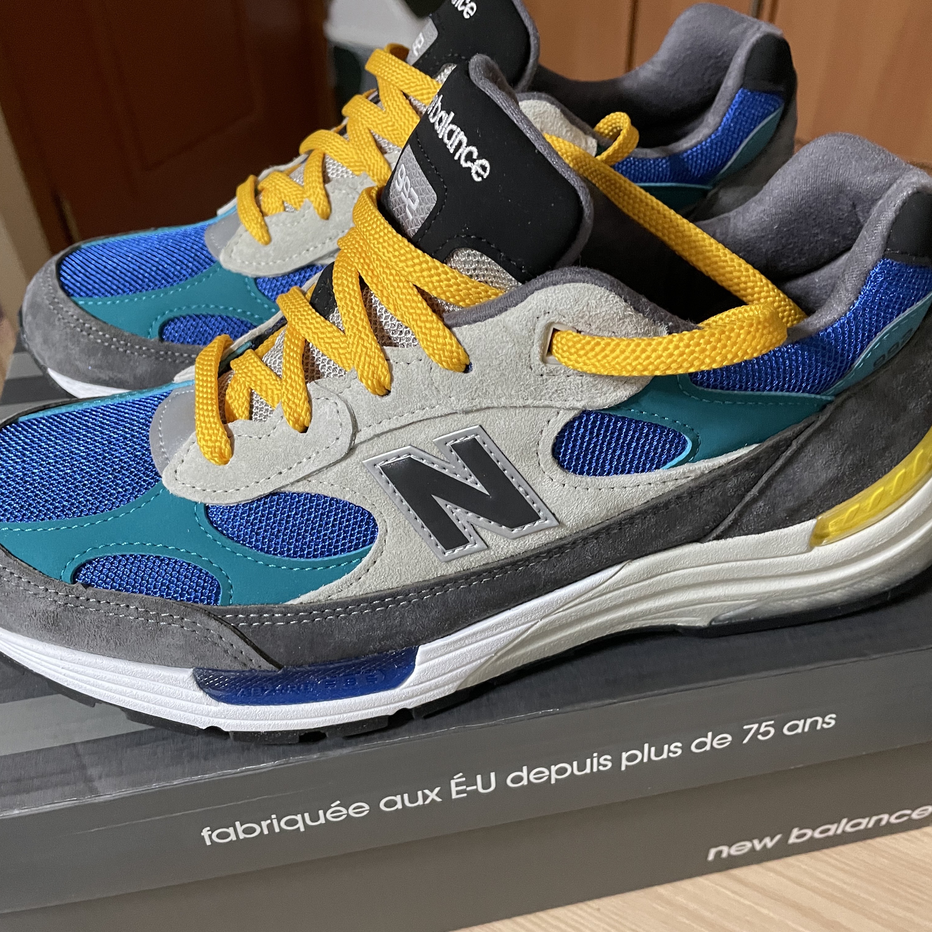New Balance x Billy's 992 Made in USA Grey Blue Teal 착용 스타일 - 1