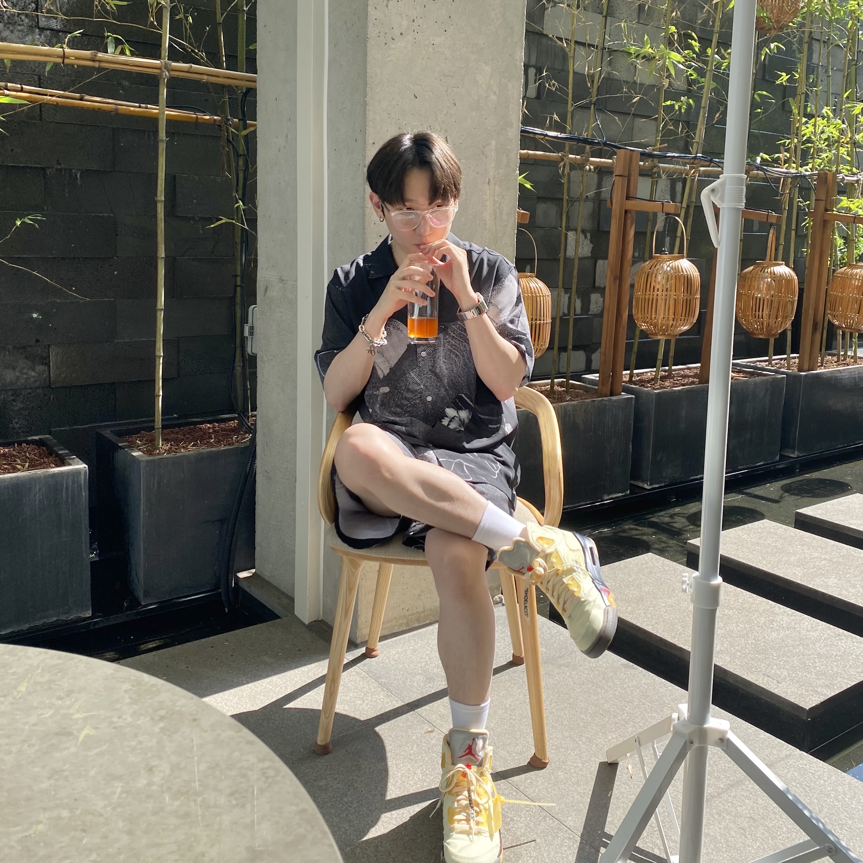 Jordan 5 x Off-White Retro SP Sail Fire Red 착용 스타일