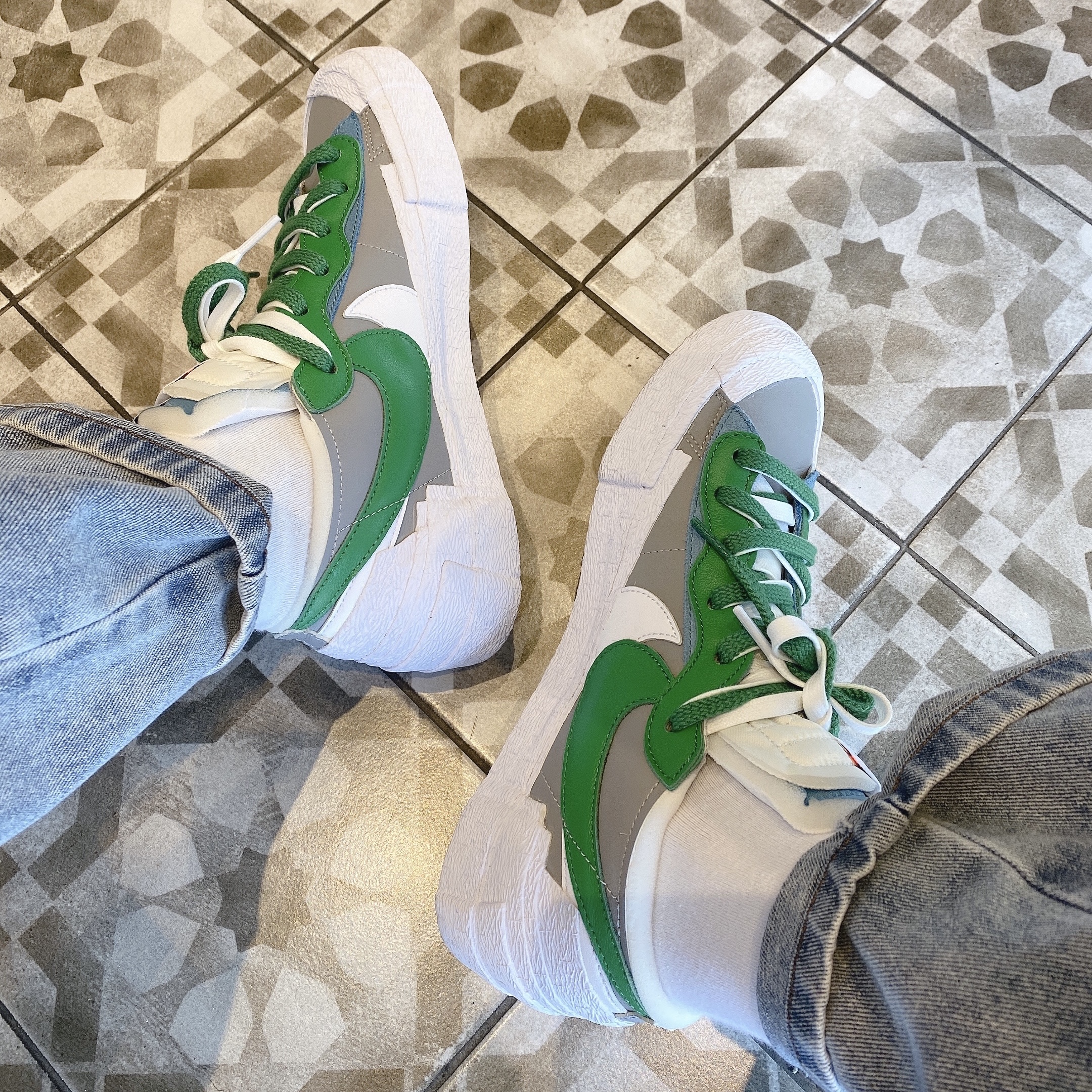 Nike x Sacai Blazer Low Classic Green 착용 스타일 - 1