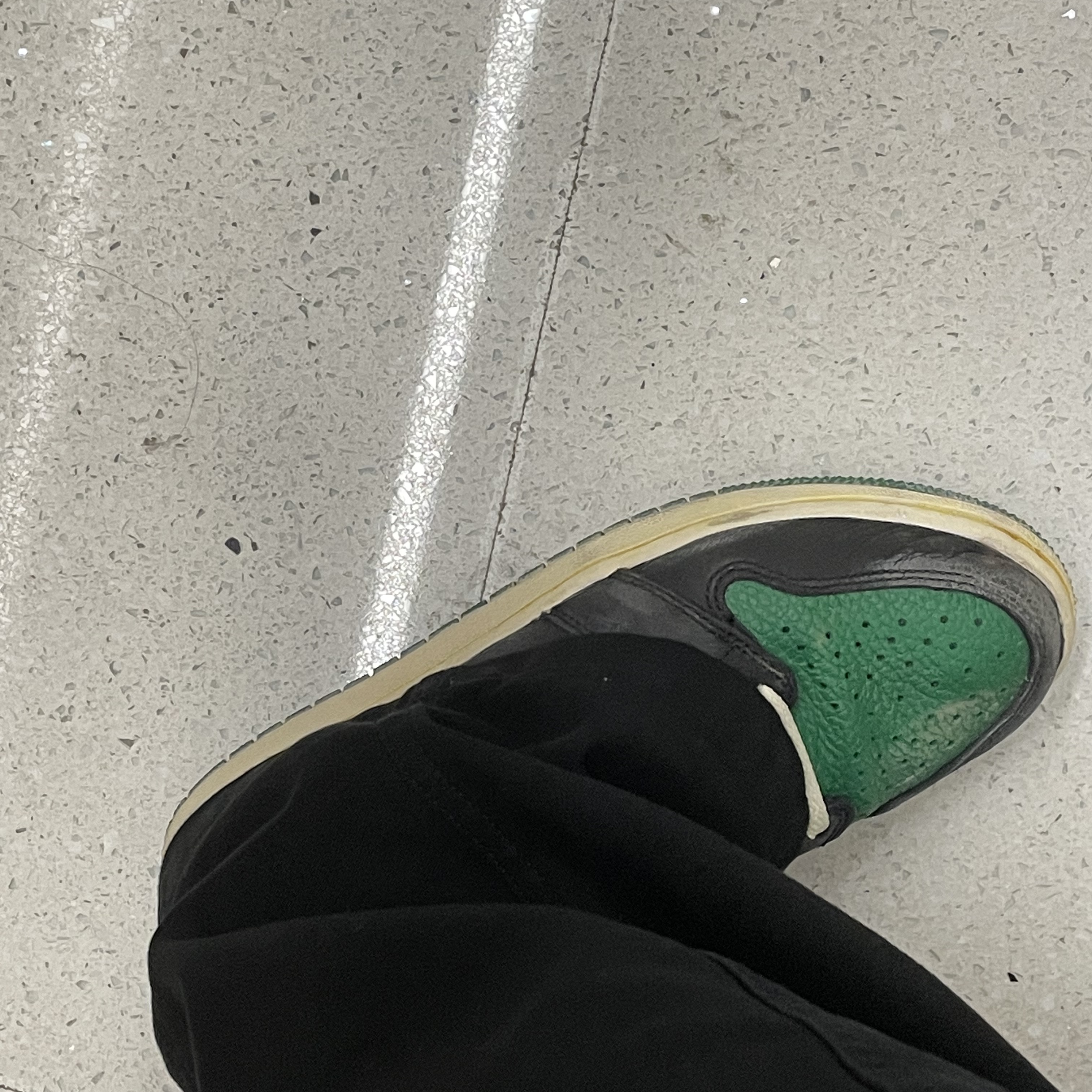 Jordan 1 Retro High OG Pine Green Black 착용 스타일