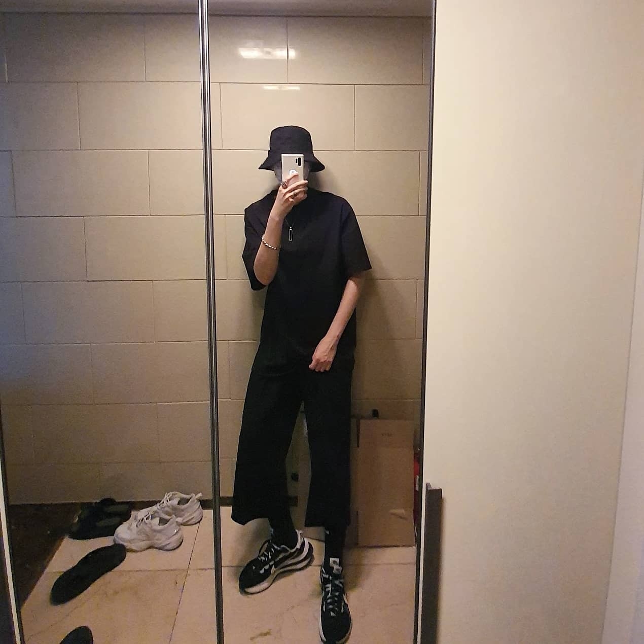 Nike x Sacai VaporWaffle Black White 착용 스타일 - 1