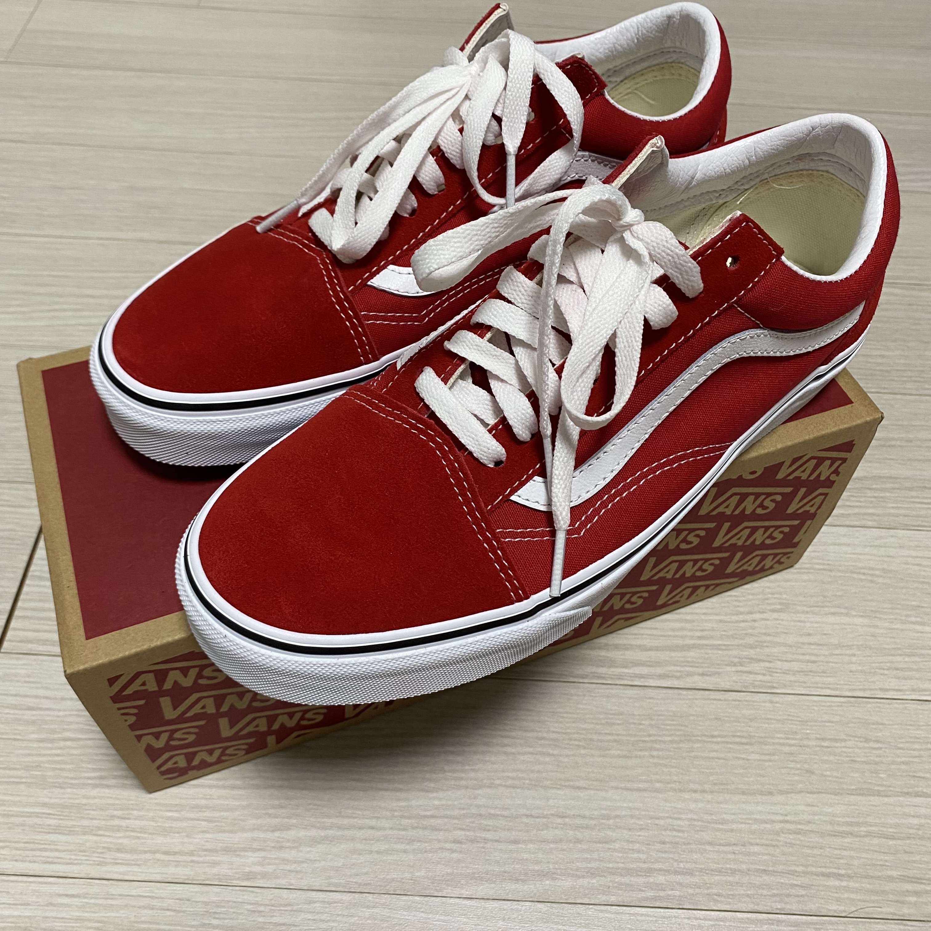 Vans Old Skool Racing Red 착용 스타일 - 1