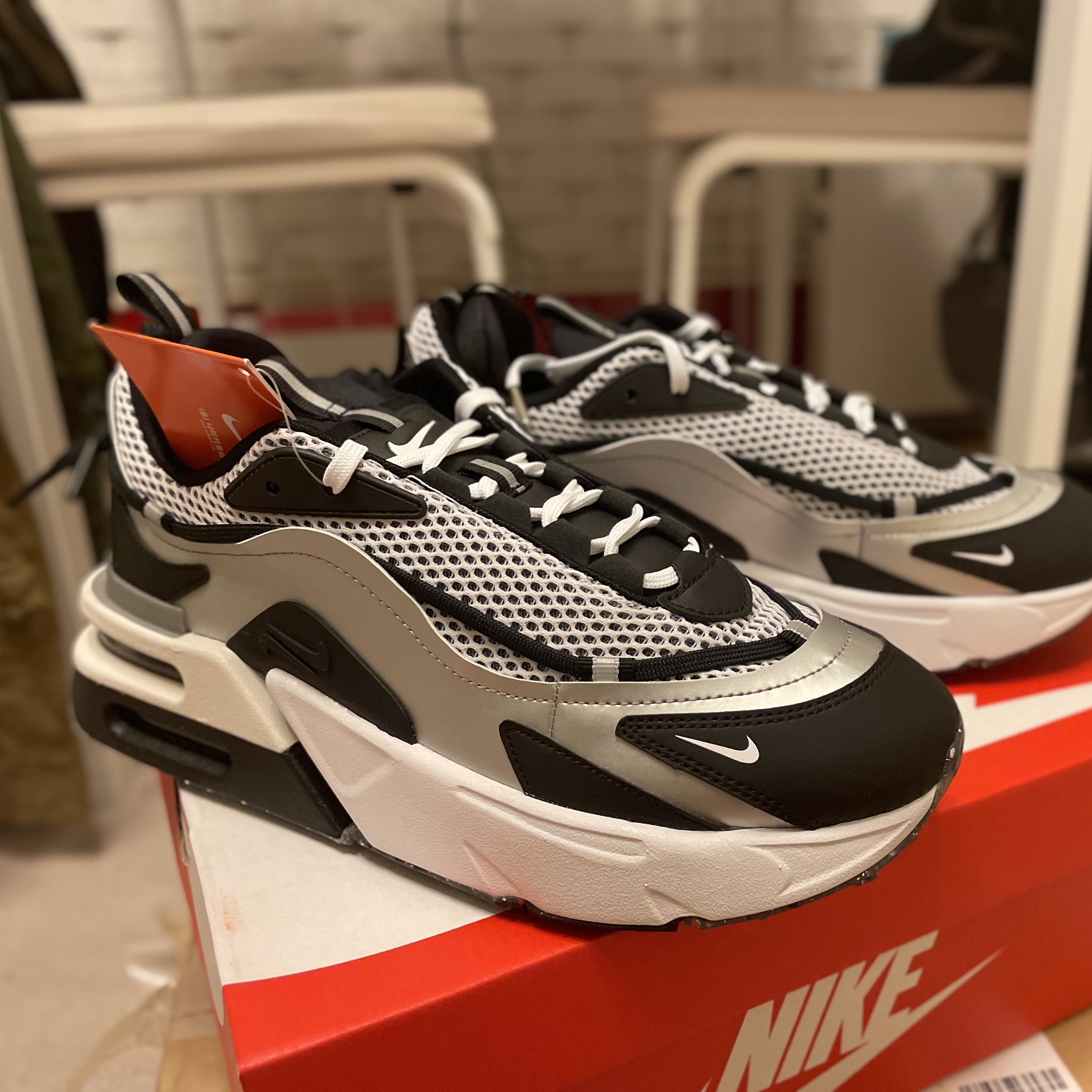 (W) Nike Air Max Furyosa Silver and Black 착용 스타일