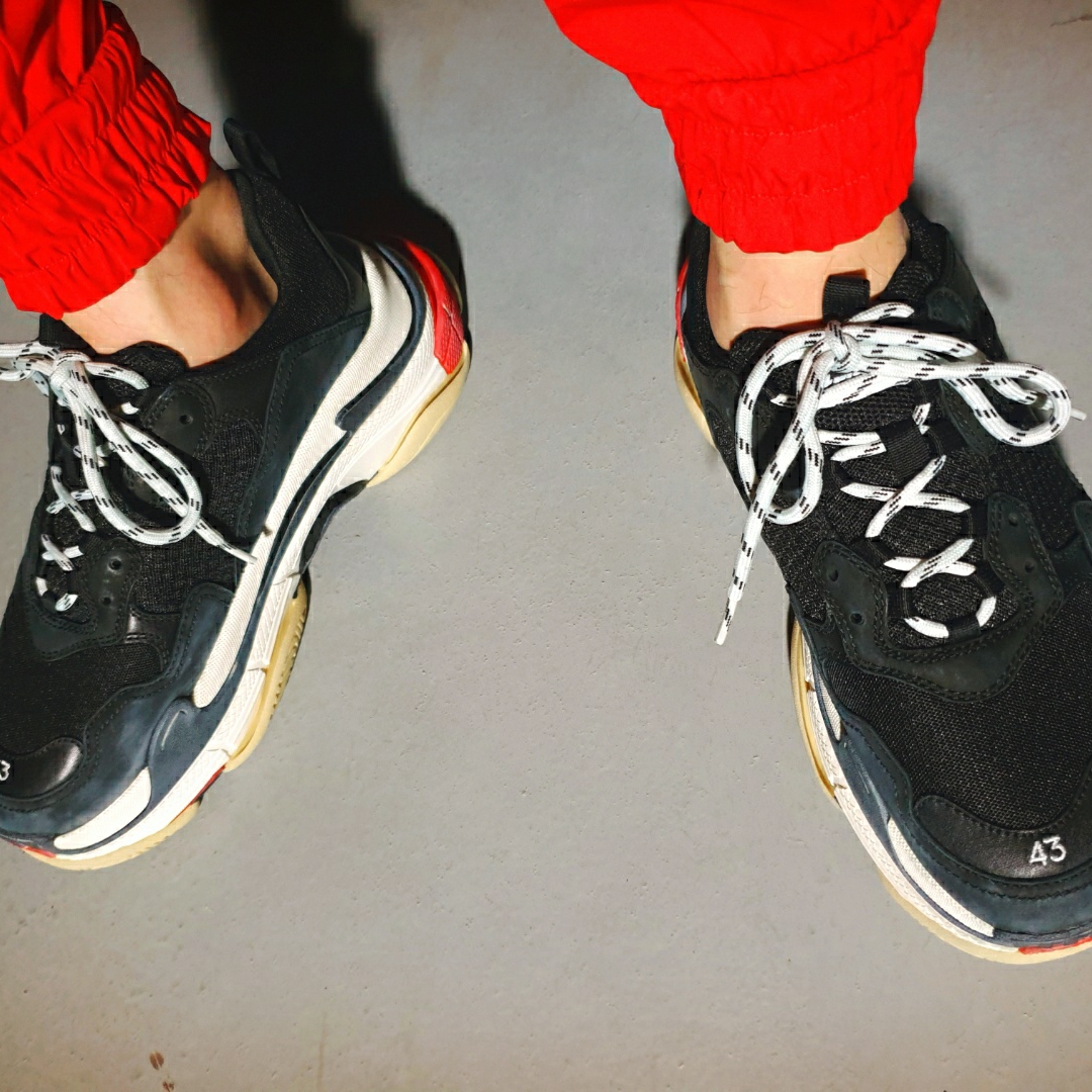 Balenciaga Triple S Trainer Black White Red 2018 착용 스타일 - 4