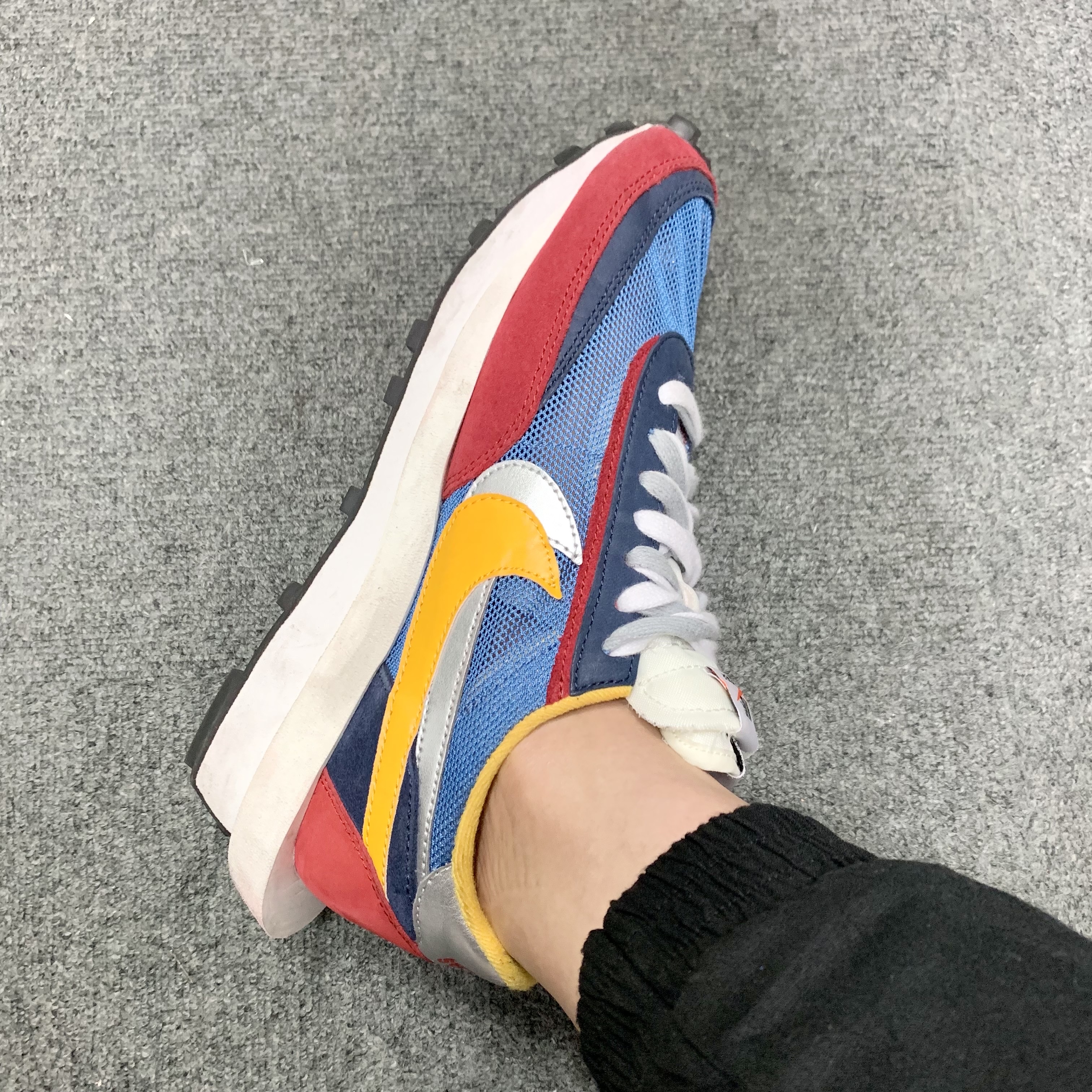 Nike x Sacai LDWaffle Blue Multi 착용 스타일
