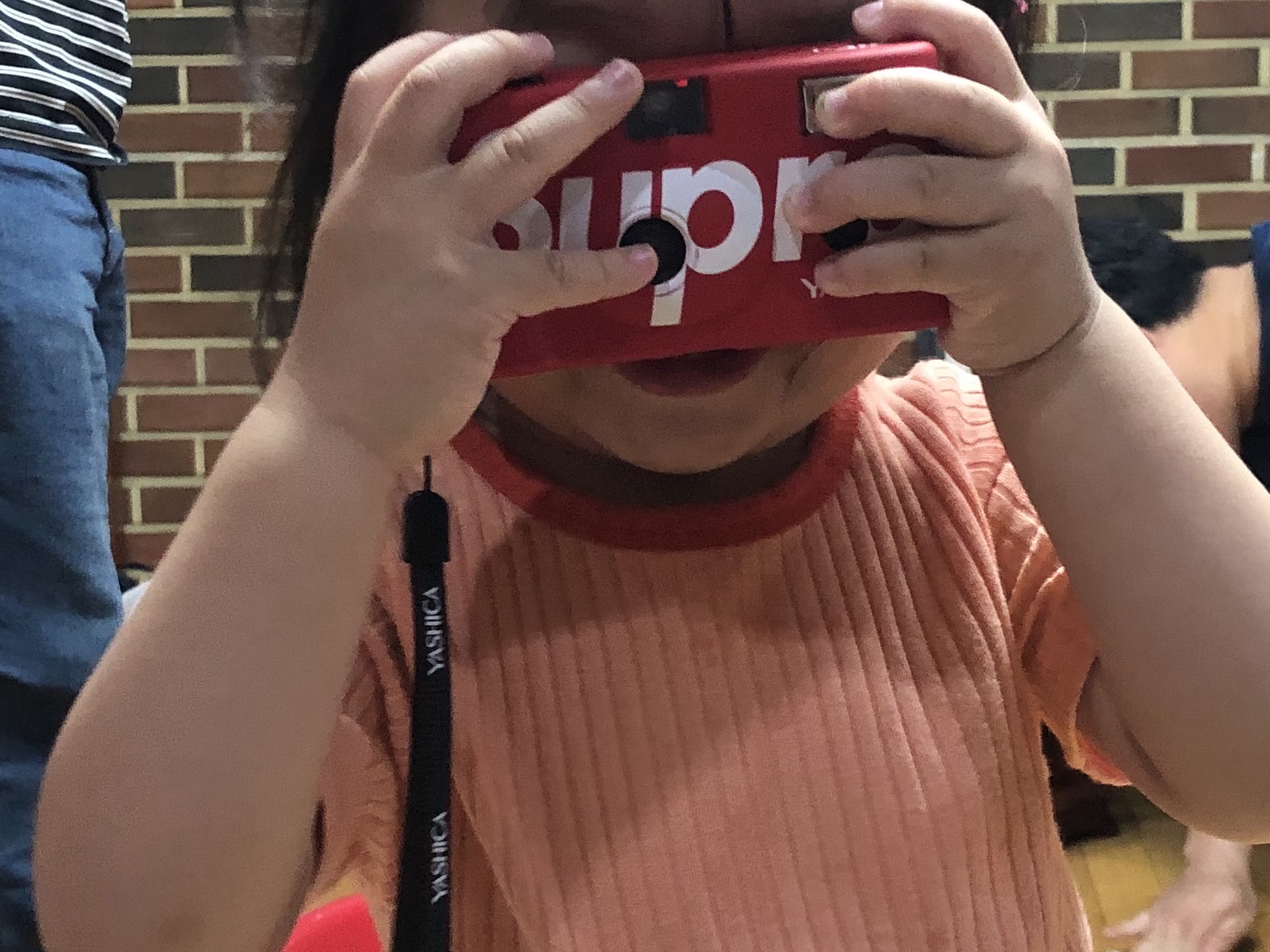 Supreme Yashica MF-1 Camera Red - 21SS 착용 스타일 - 2