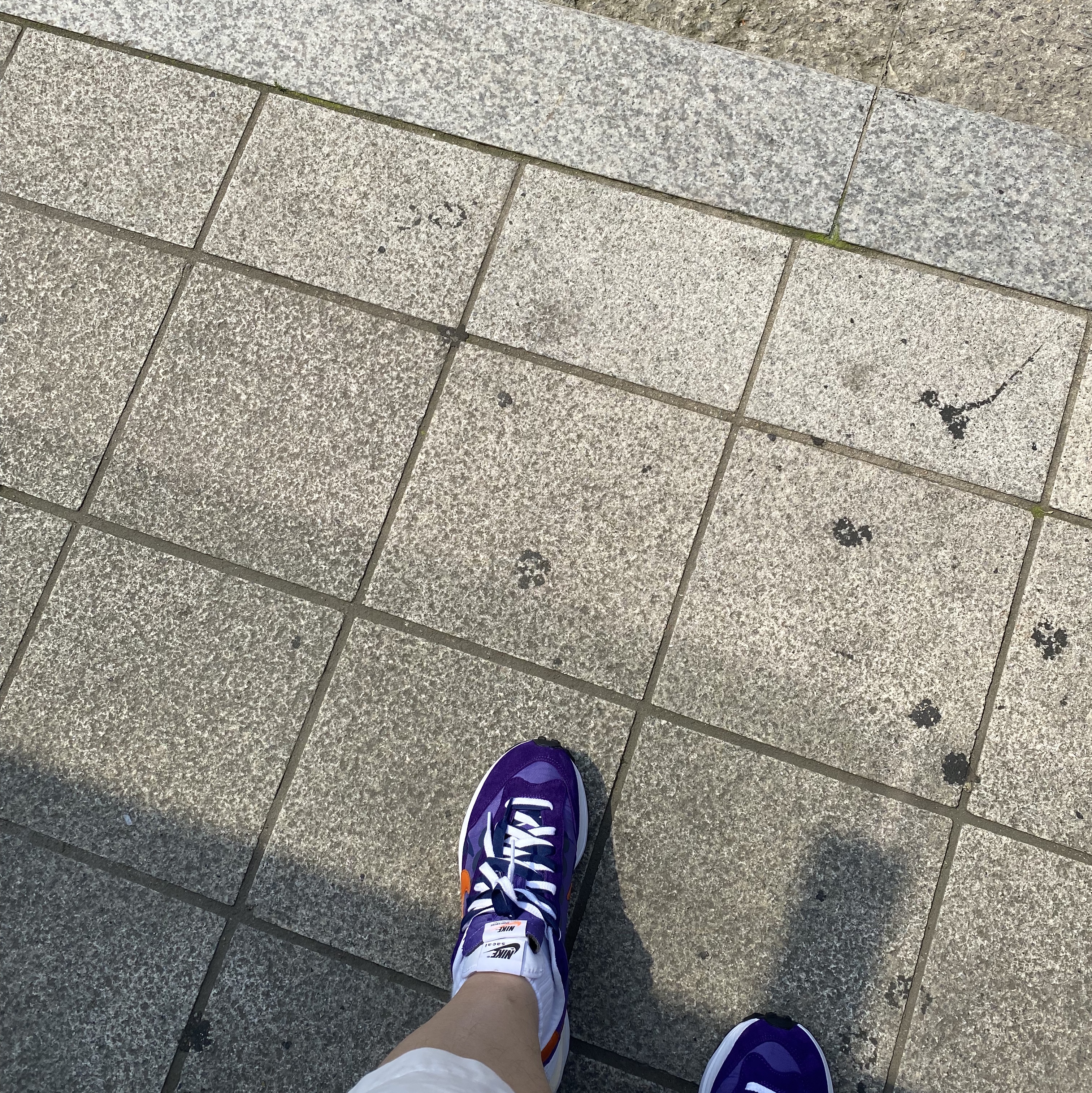 Nike x Sacai VaporWaffle Dark Iris 착용 스타일