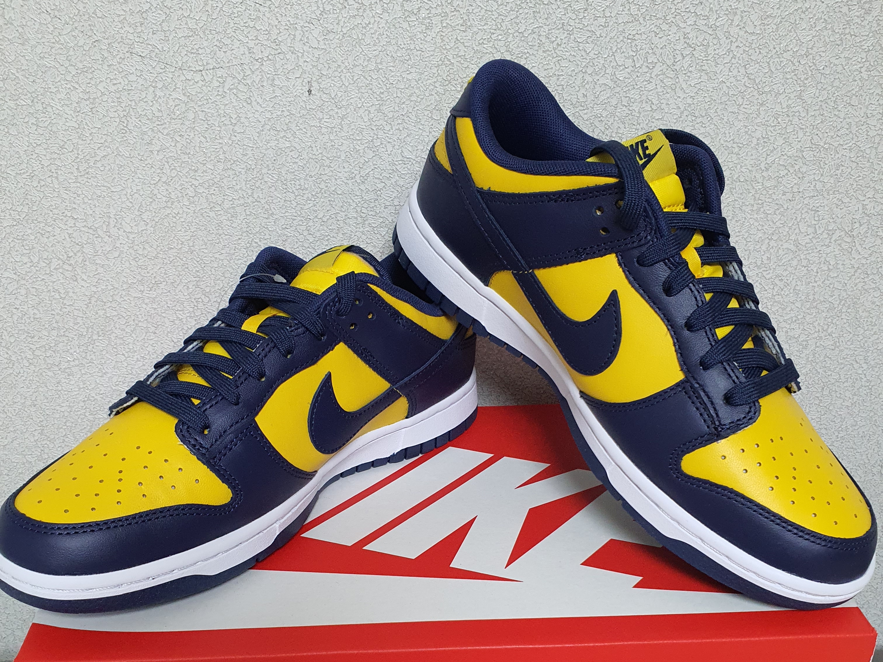 Nike Dunk Low Retro Varsity Maize 착용 스타일