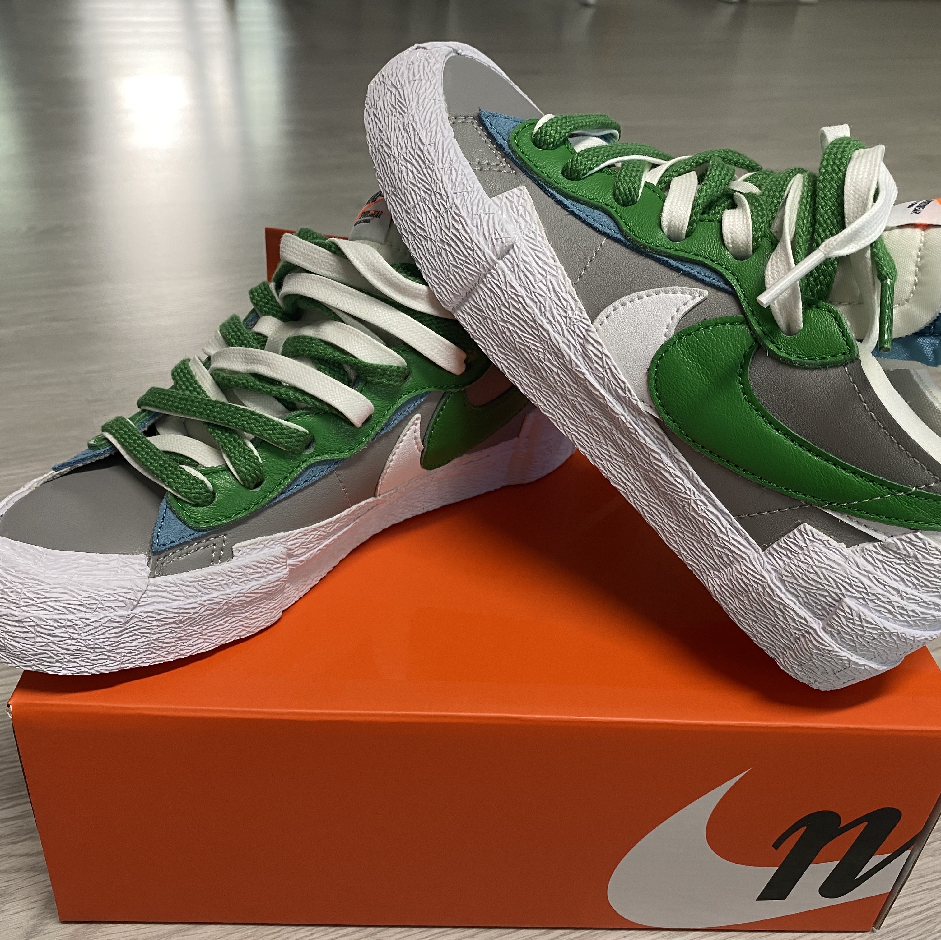 Nike x Sacai Blazer Low Classic Green 착용 스타일 - 2